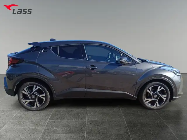 Toyota C-HR view 7