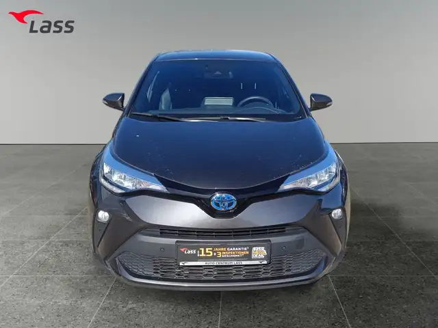 Toyota C-HR view 9