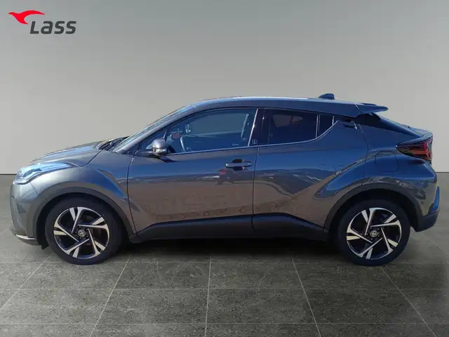 Toyota C-HR view 3