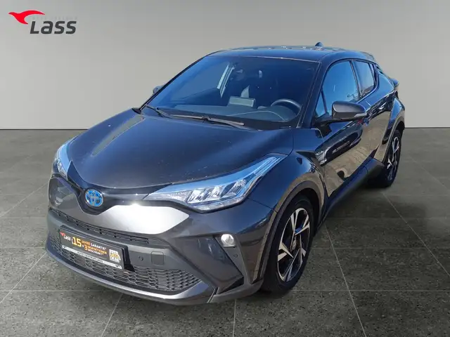 Toyota C-HR view 2