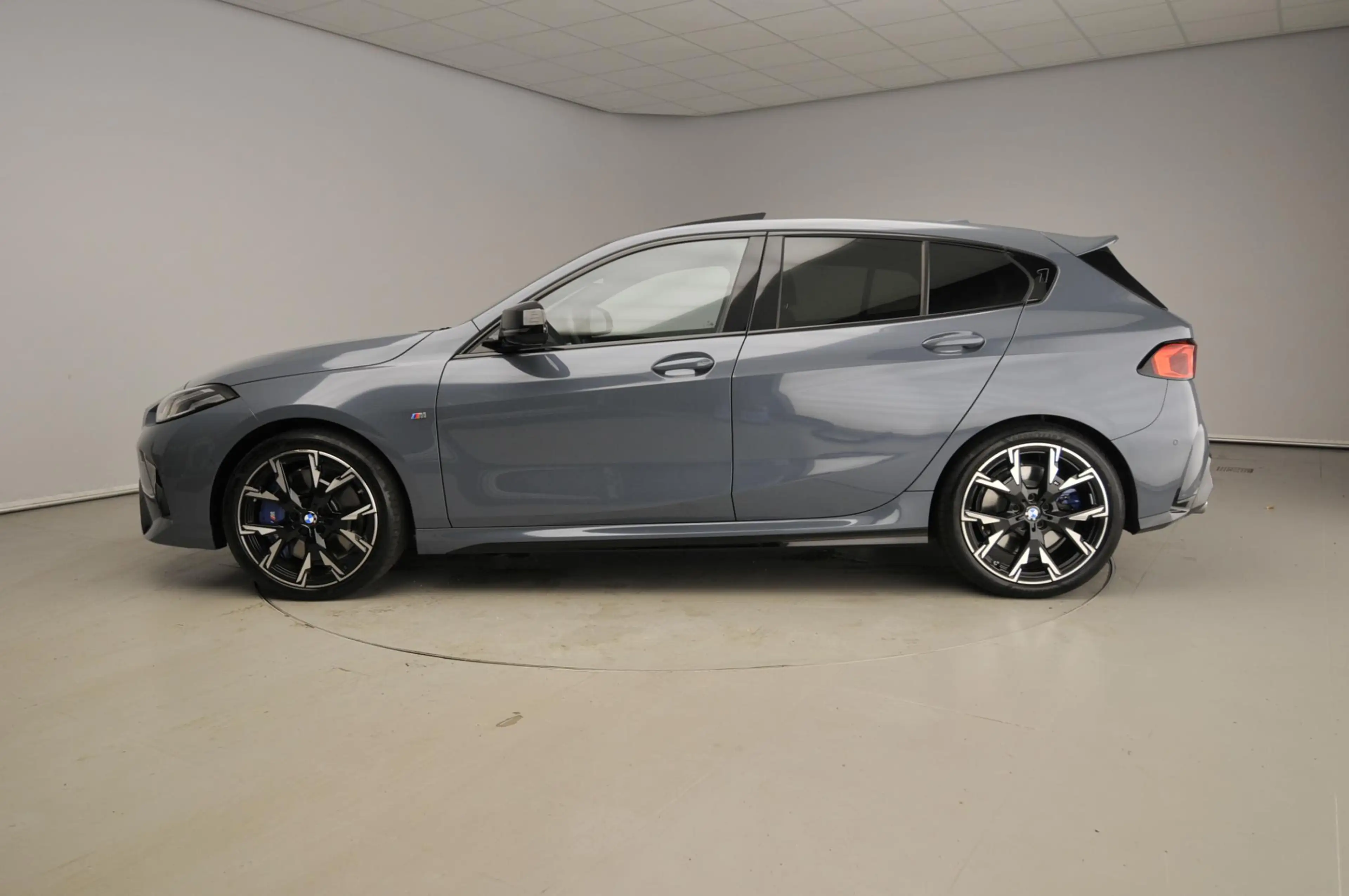 BMW 135 1 Serie 5-deurs M135 xDrive | M-Sportpakket | LED — photo 2