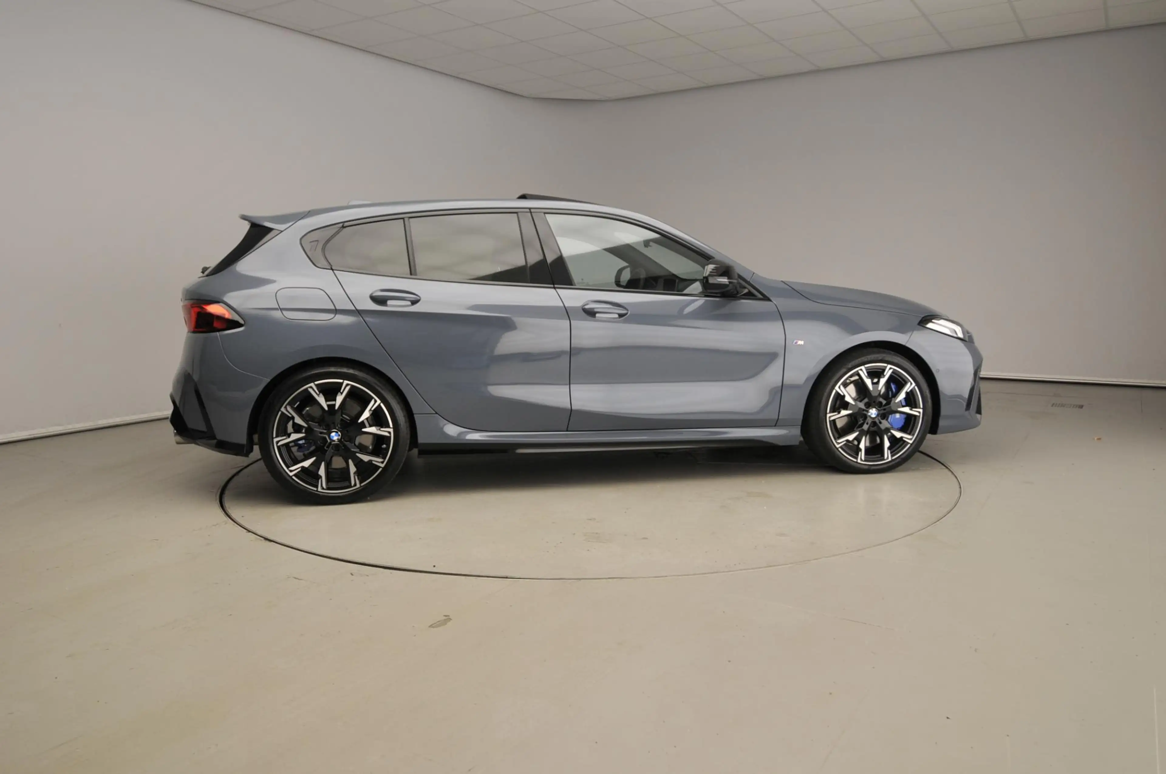 BMW 135 1 Serie 5-deurs M135 xDrive | M-Sportpakket | LED — photo 4