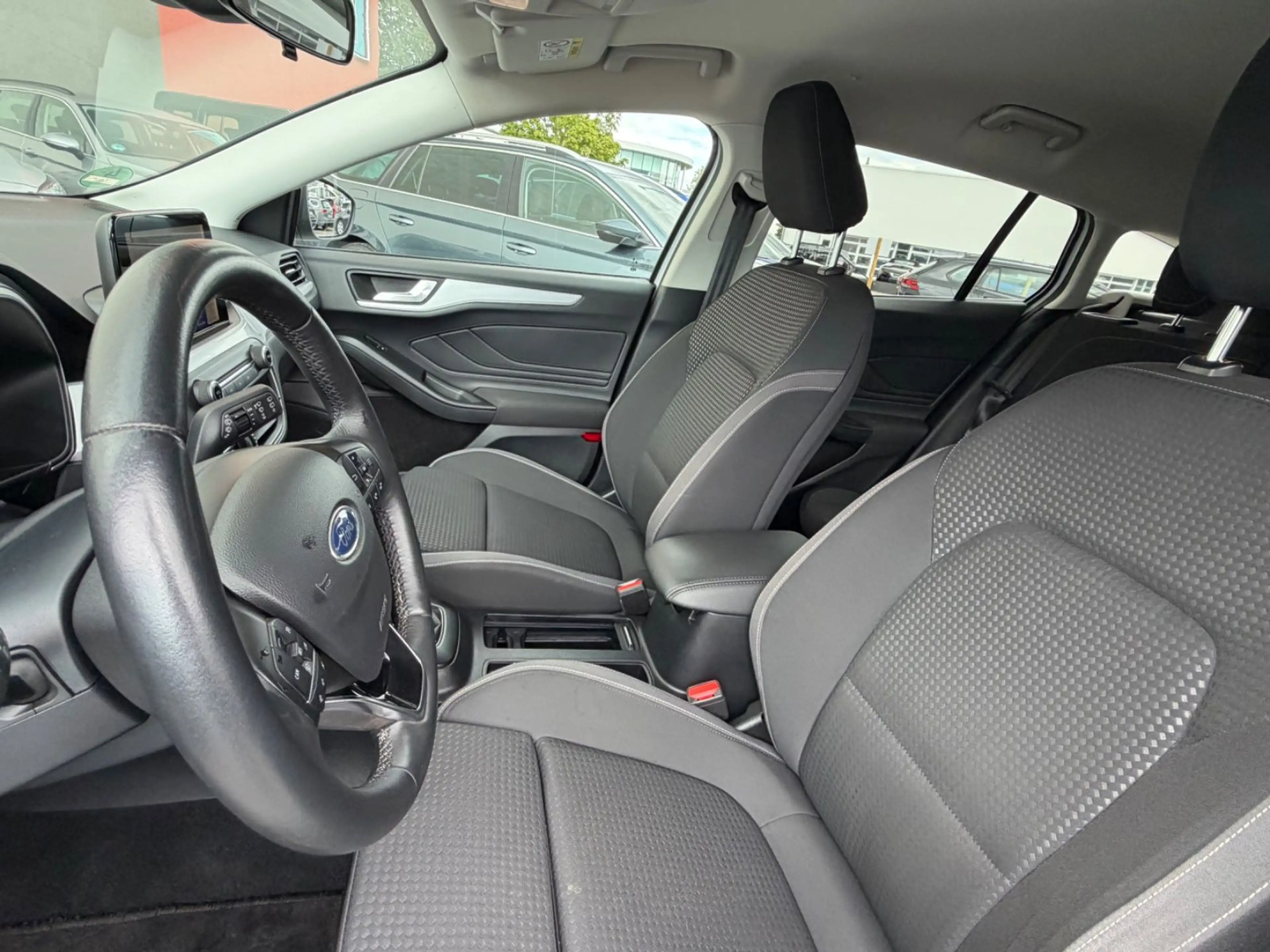 Ford Focus Turnier 1.5 ECOB Cool & Connect/1.Hand — photo 11