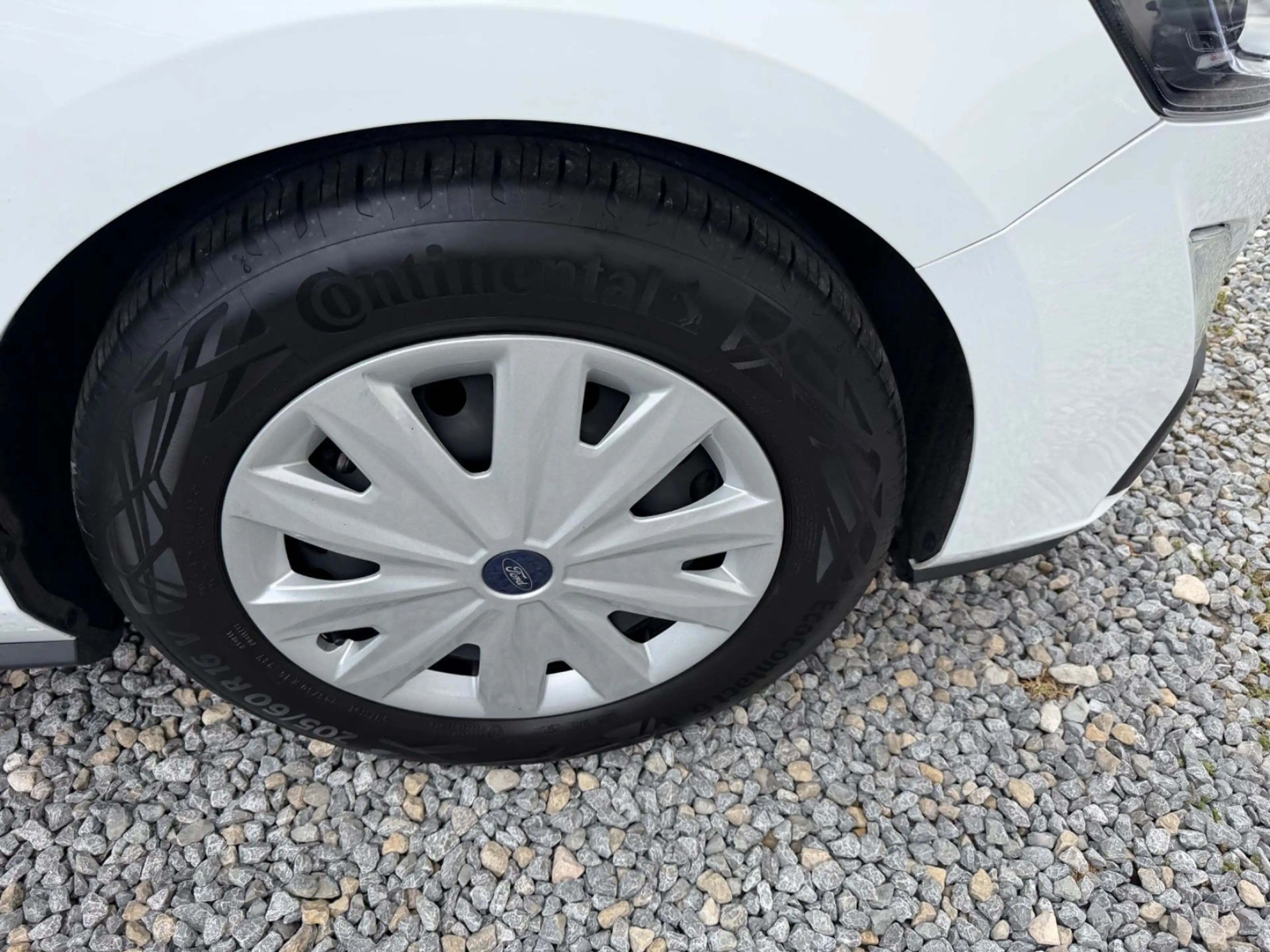 Ford Focus Turnier 1.5 ECOB Cool & Connect/1.Hand — photo 7