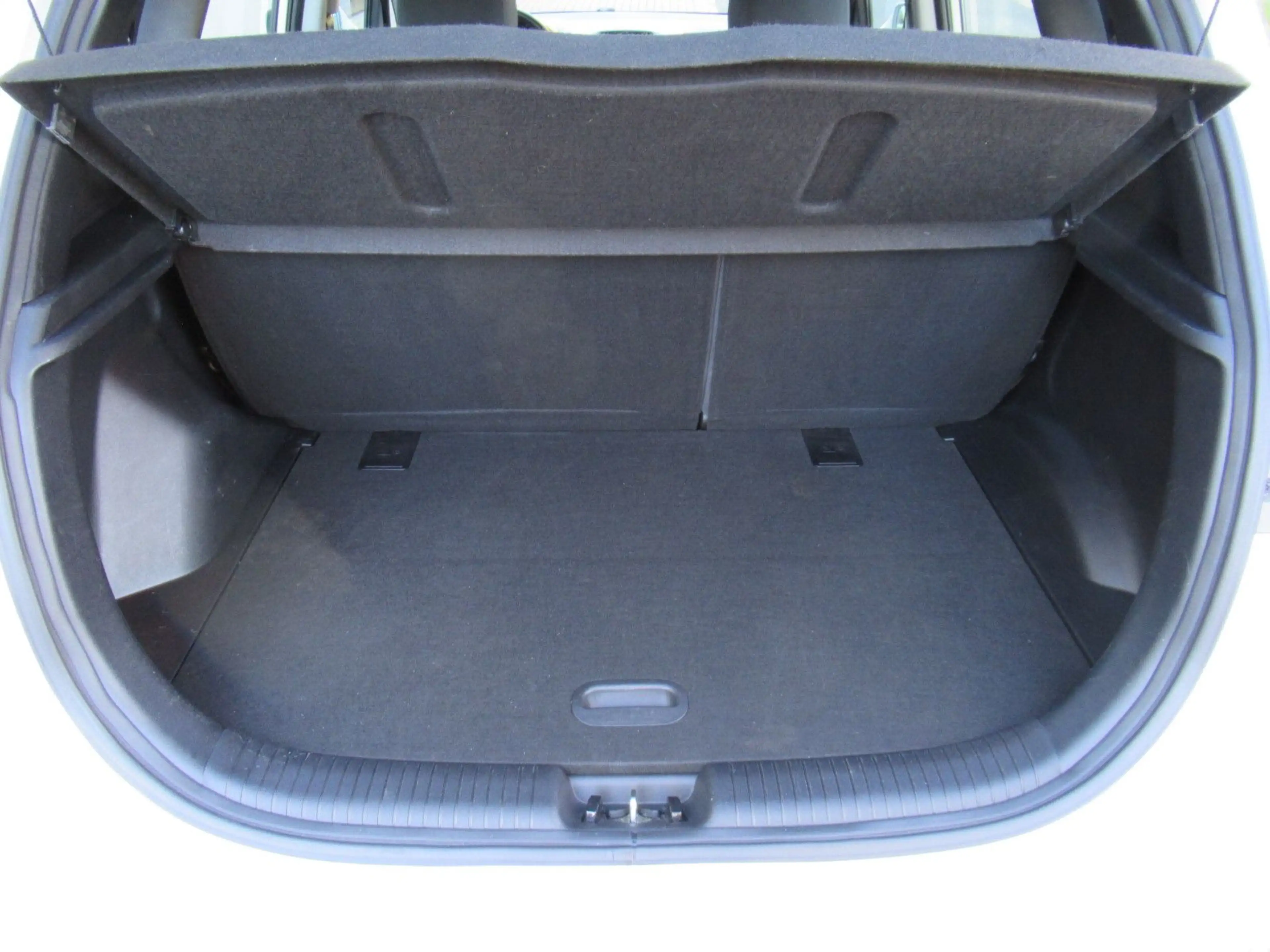 Hyundai iX20 1.6 Trend Automatik 2.Hd./Klima/eFH/ZV... — photo 16