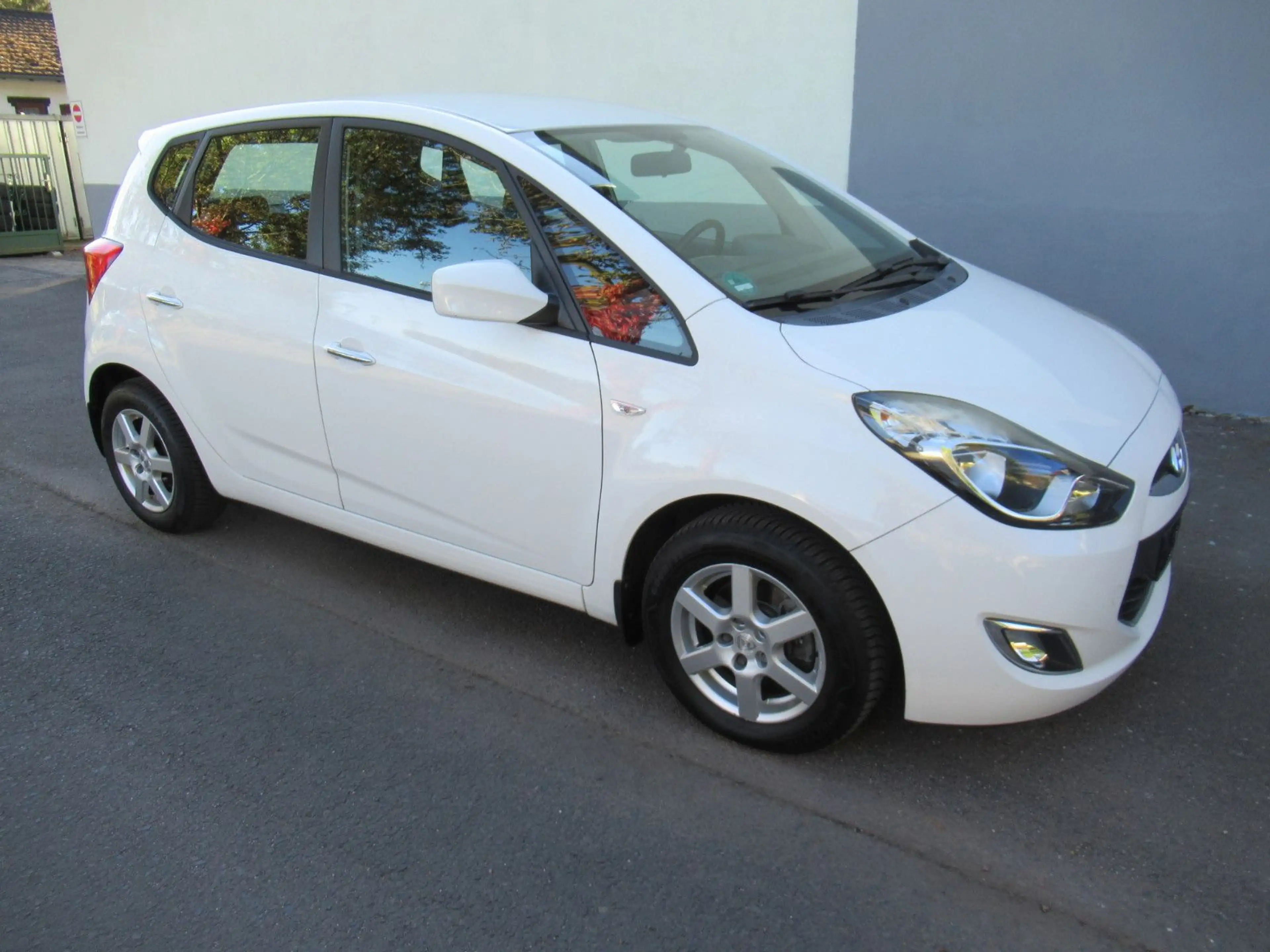 Hyundai iX20 1.6 Trend Automatik 2.Hd./Klima/eFH/ZV... — photo 3