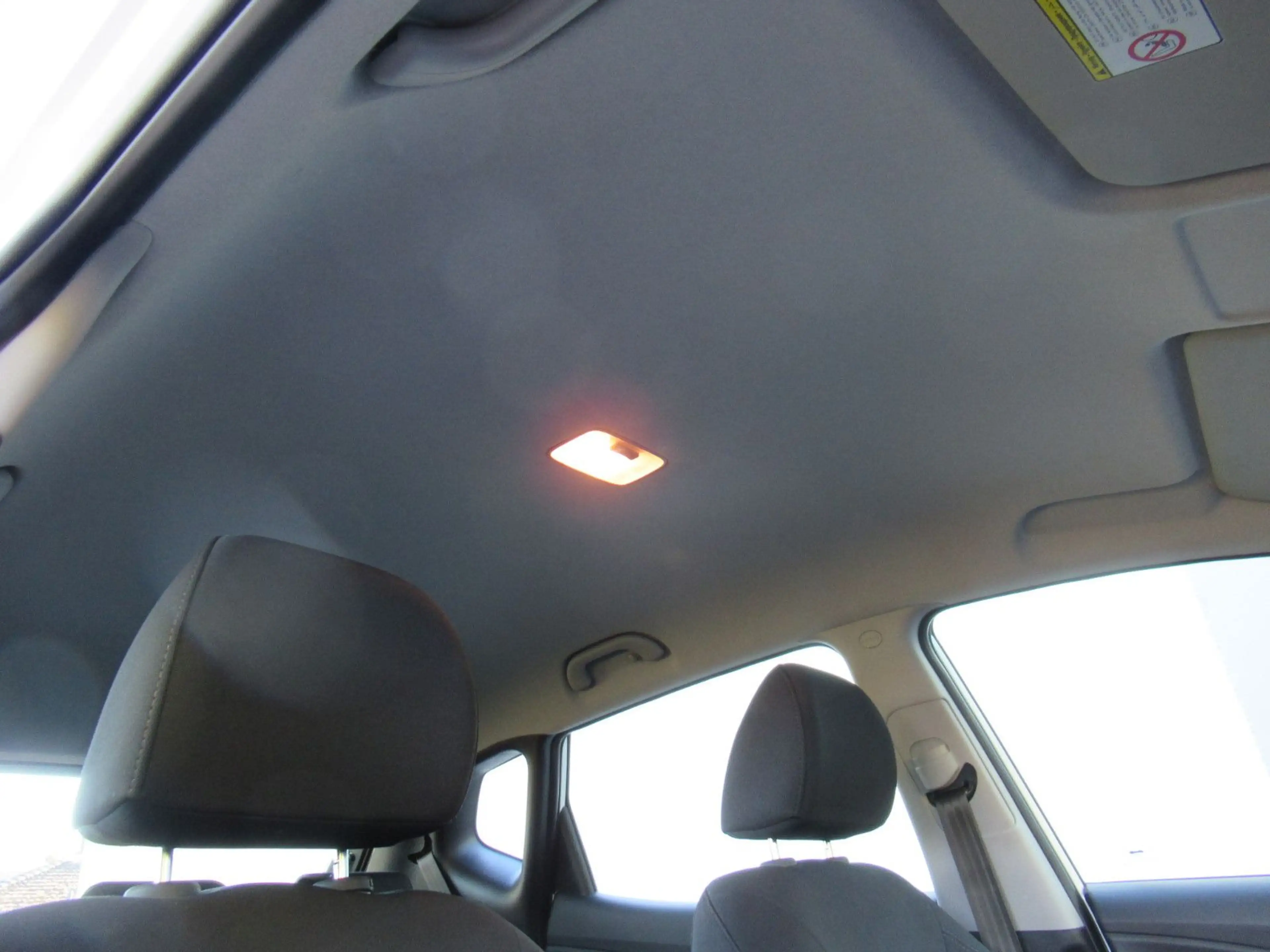 Hyundai iX20 1.6 Trend Automatik 2.Hd./Klima/eFH/ZV... — photo 29
