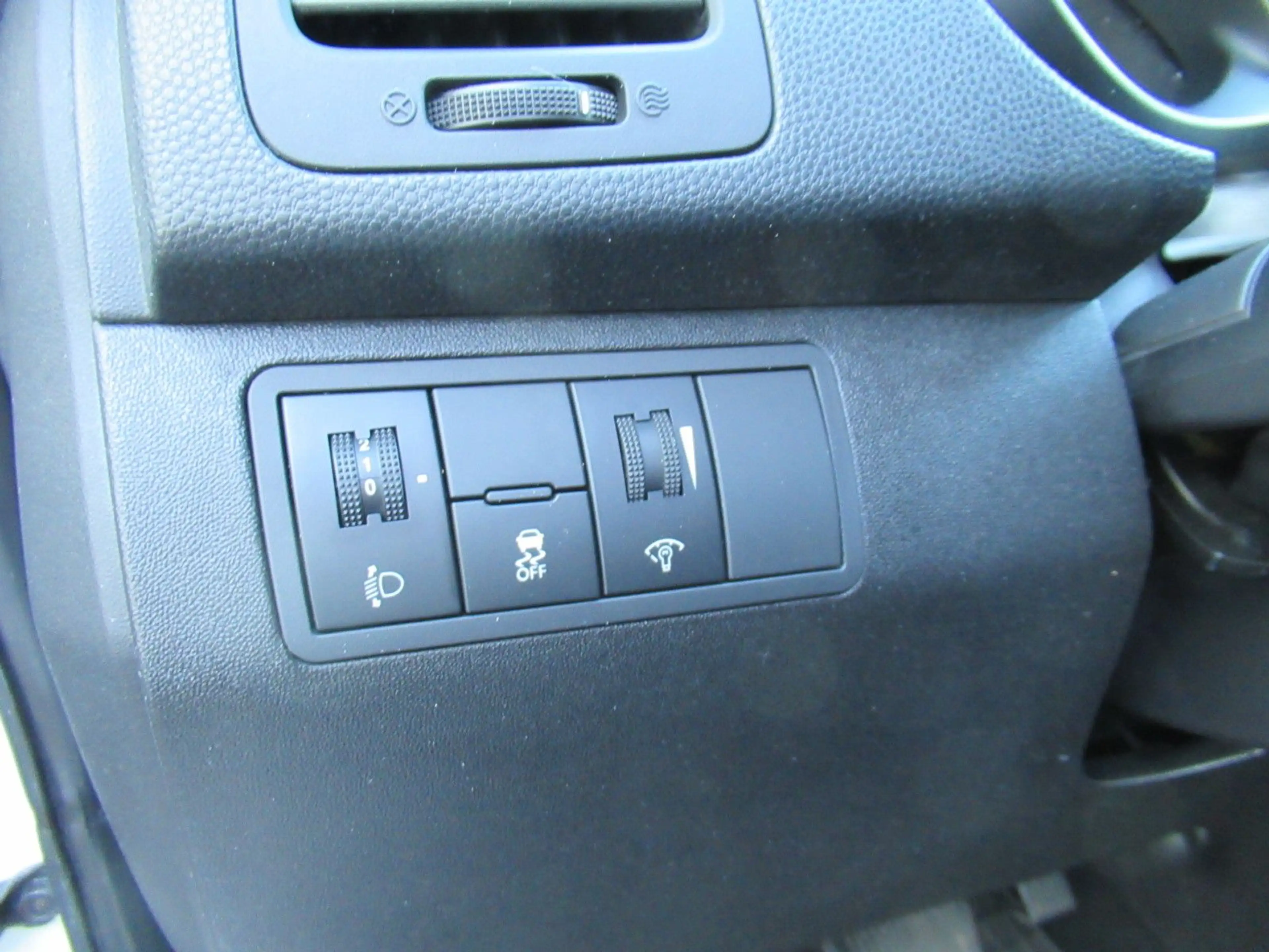 Hyundai iX20 1.6 Trend Automatik 2.Hd./Klima/eFH/ZV... — photo 21
