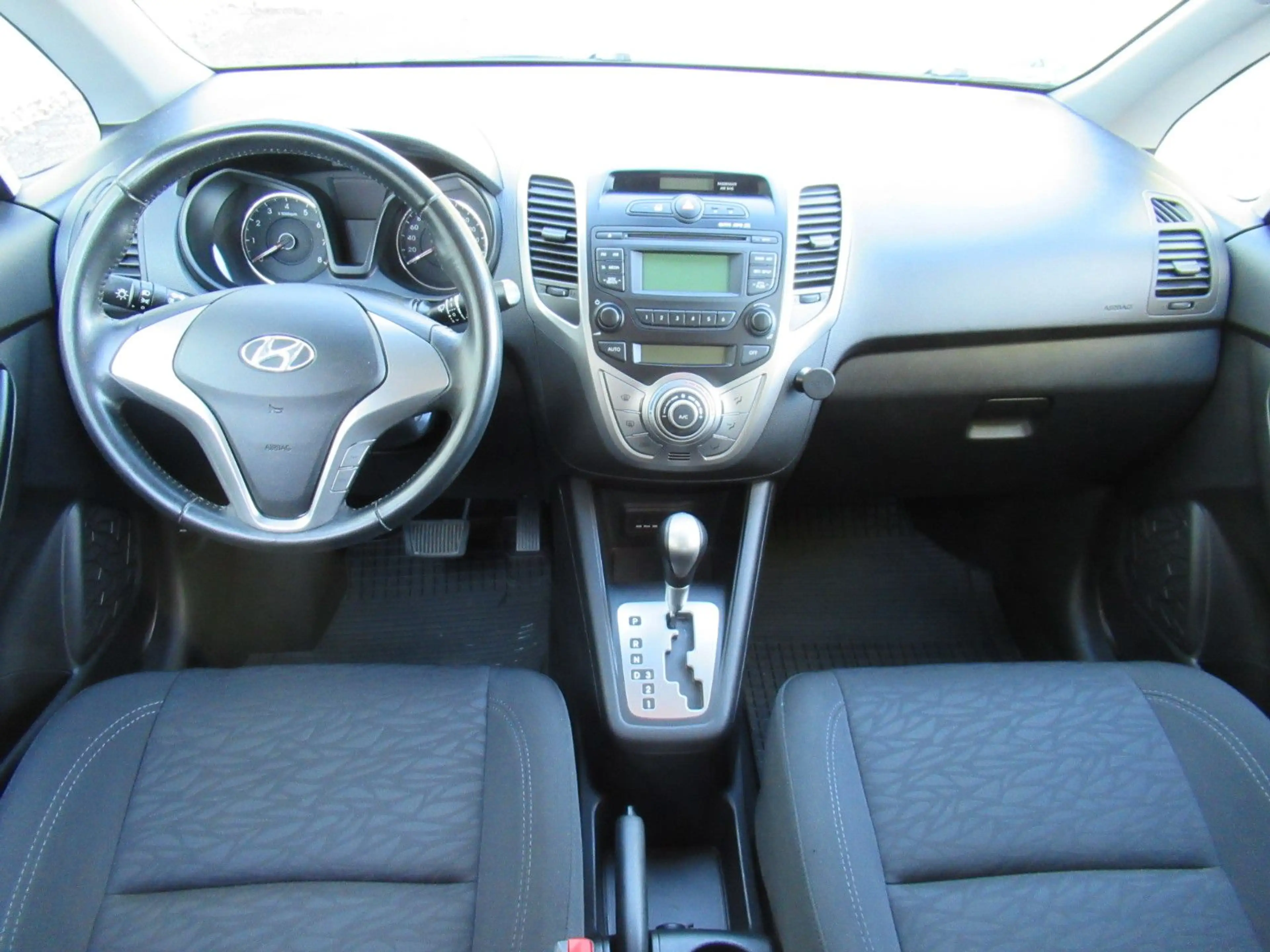 Hyundai iX20 1.6 Trend Automatik 2.Hd./Klima/eFH/ZV... — photo 19