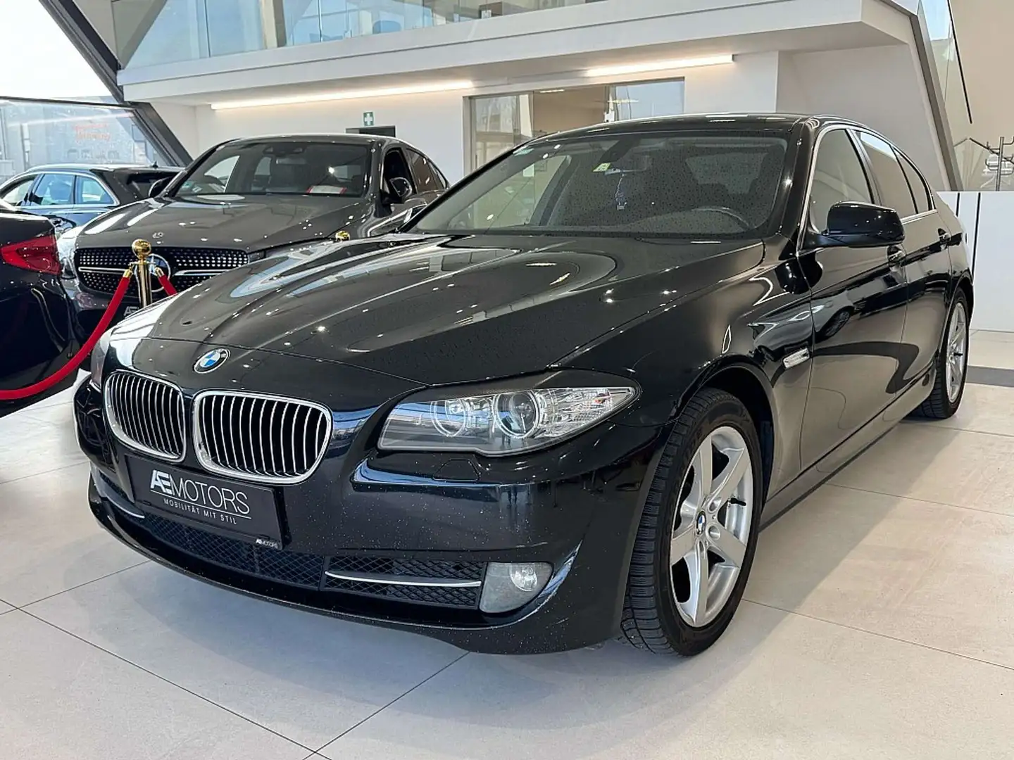 BMW 523 i Aut. *MOTOR-PROBLEM* Schwarz - 2