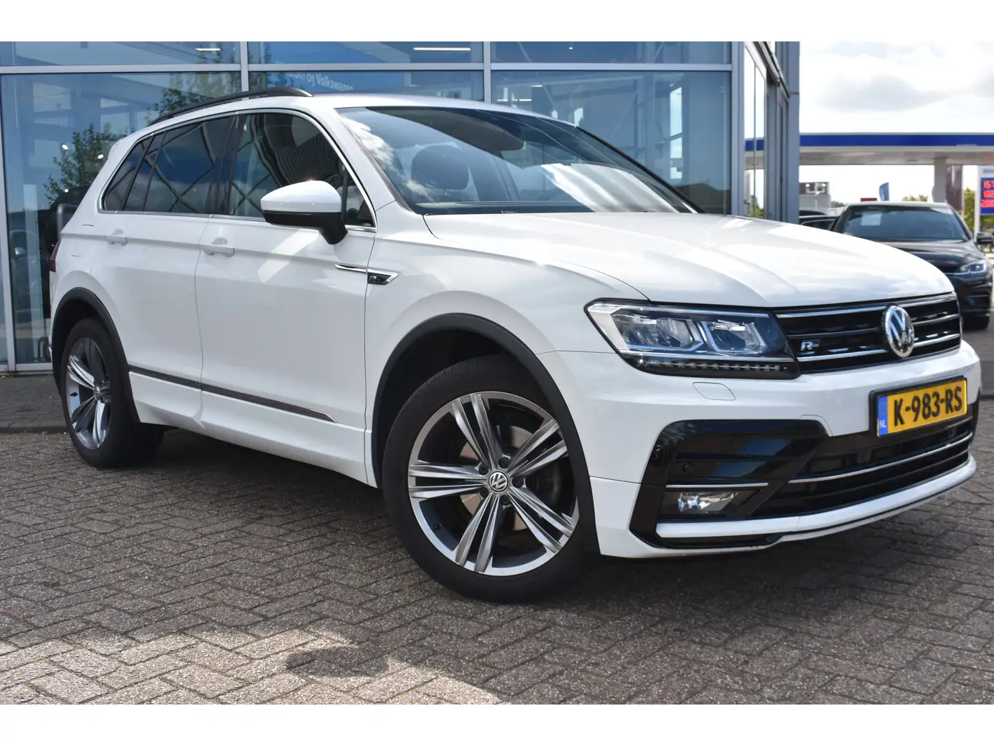Volkswagen Tiguan 1.5 TSI 150PK DSG-7 R-Line | TREKHAAK | NAVIGATIE Blanc - 2