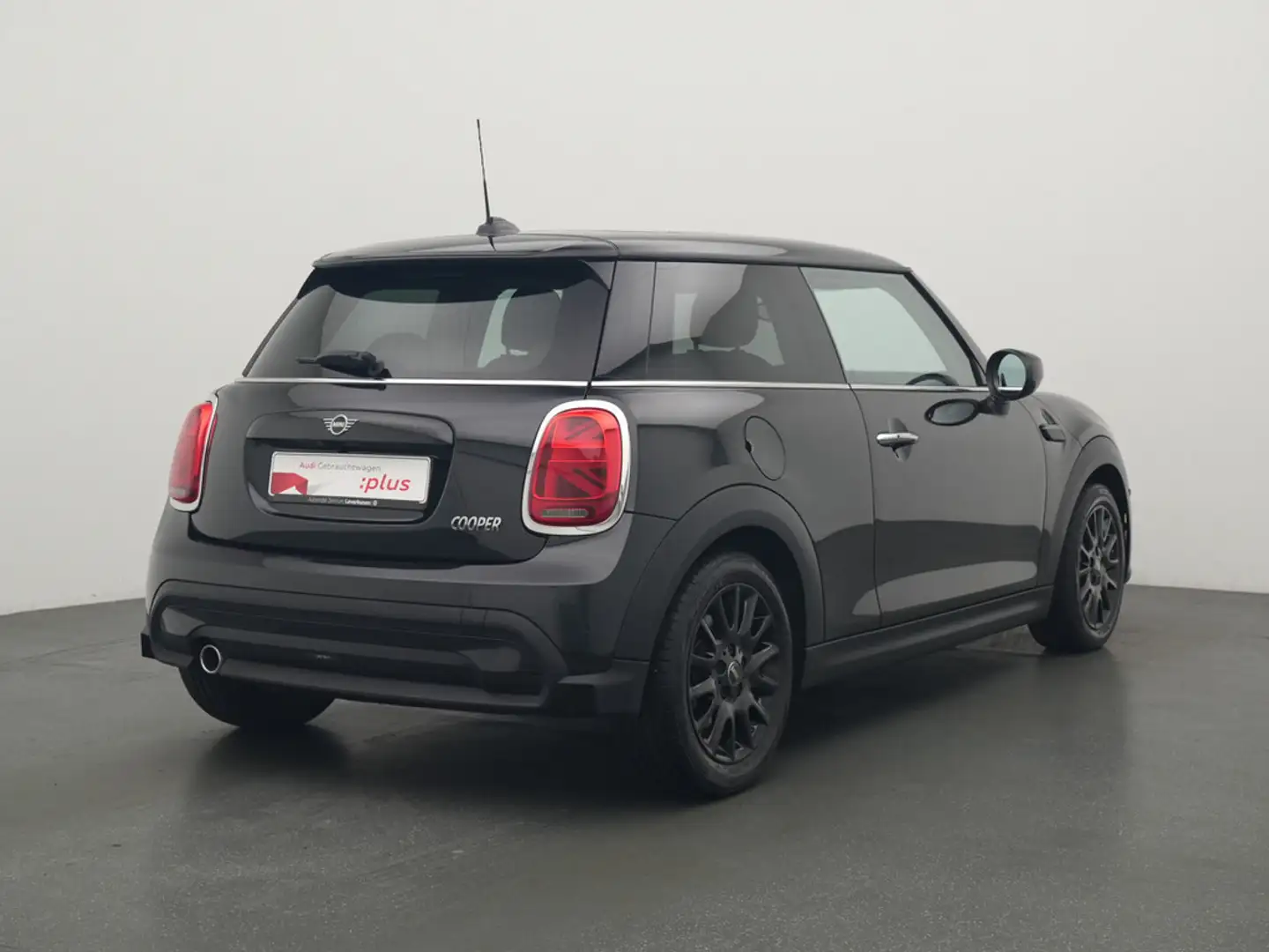 MINI Cooper C lassic Trim AUT. PANO NAVI VIRT ACC K Černá - 2