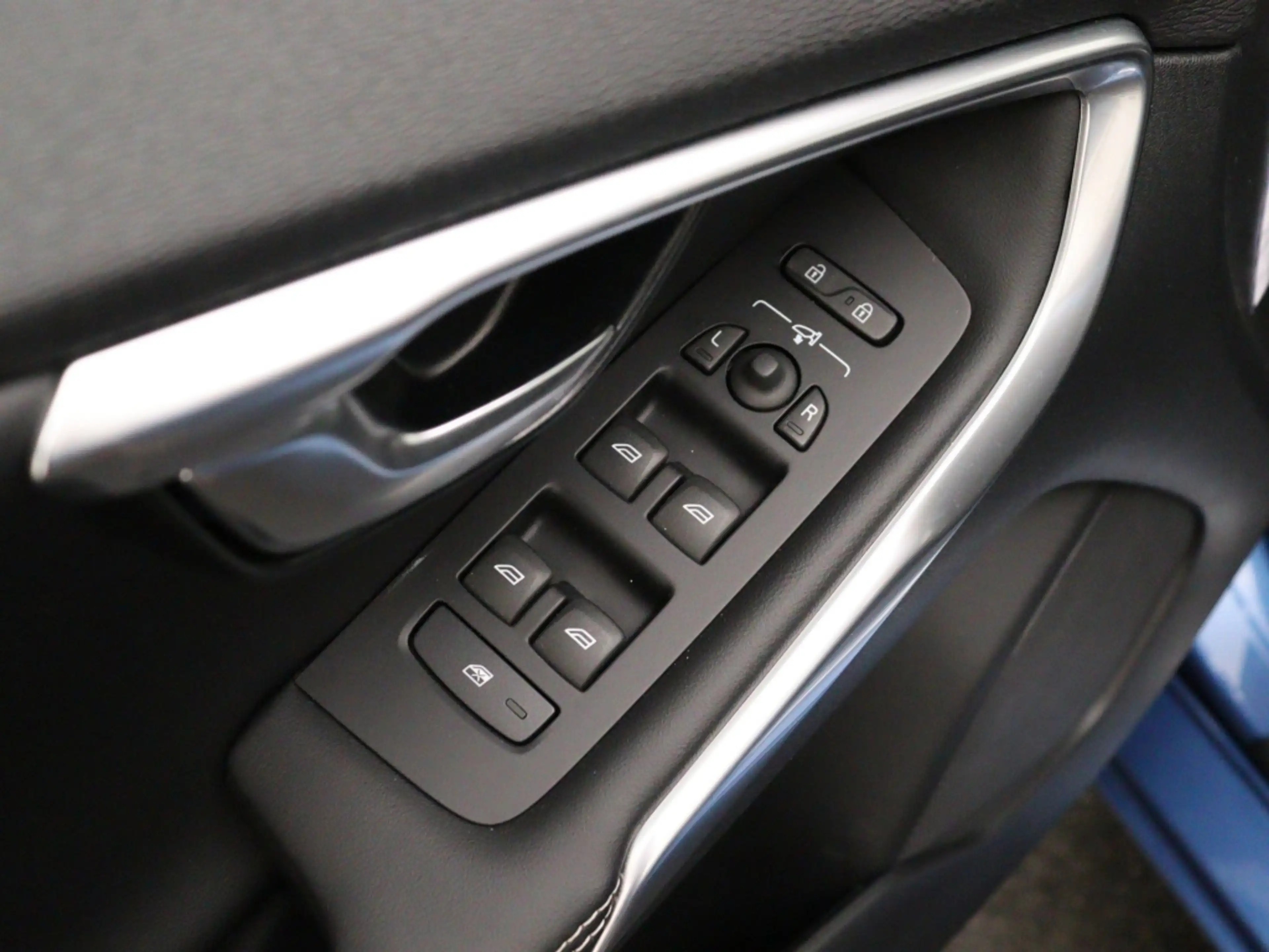 Volvo V40 T3 AUT(6) POLAR+ SPORT LUXURY PANORAMADAK STANDKAC — photo 11