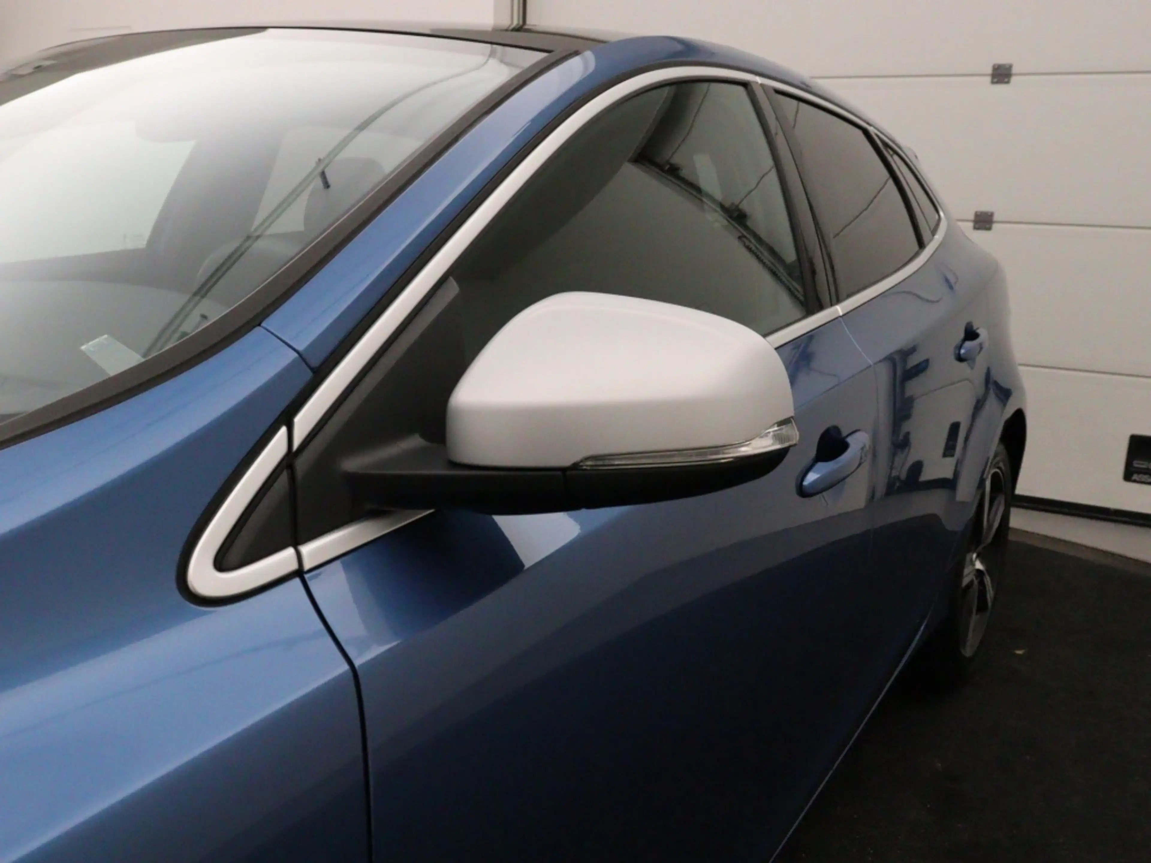 Volvo V40 T3 AUT(6) POLAR+ SPORT LUXURY PANORAMADAK STANDKAC — photo 9