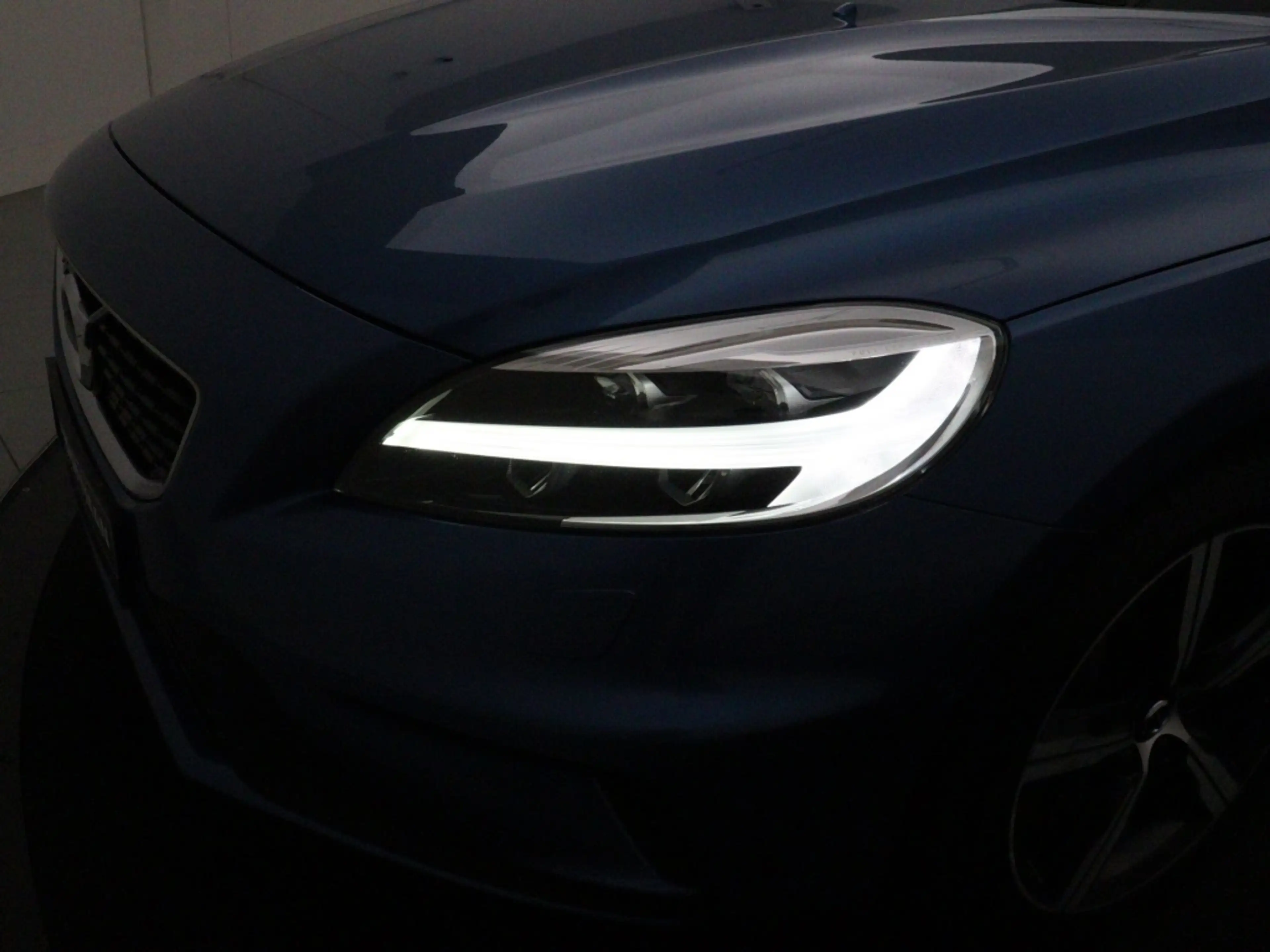 Volvo V40 T3 AUT(6) POLAR+ SPORT LUXURY PANORAMADAK STANDKAC — photo 10