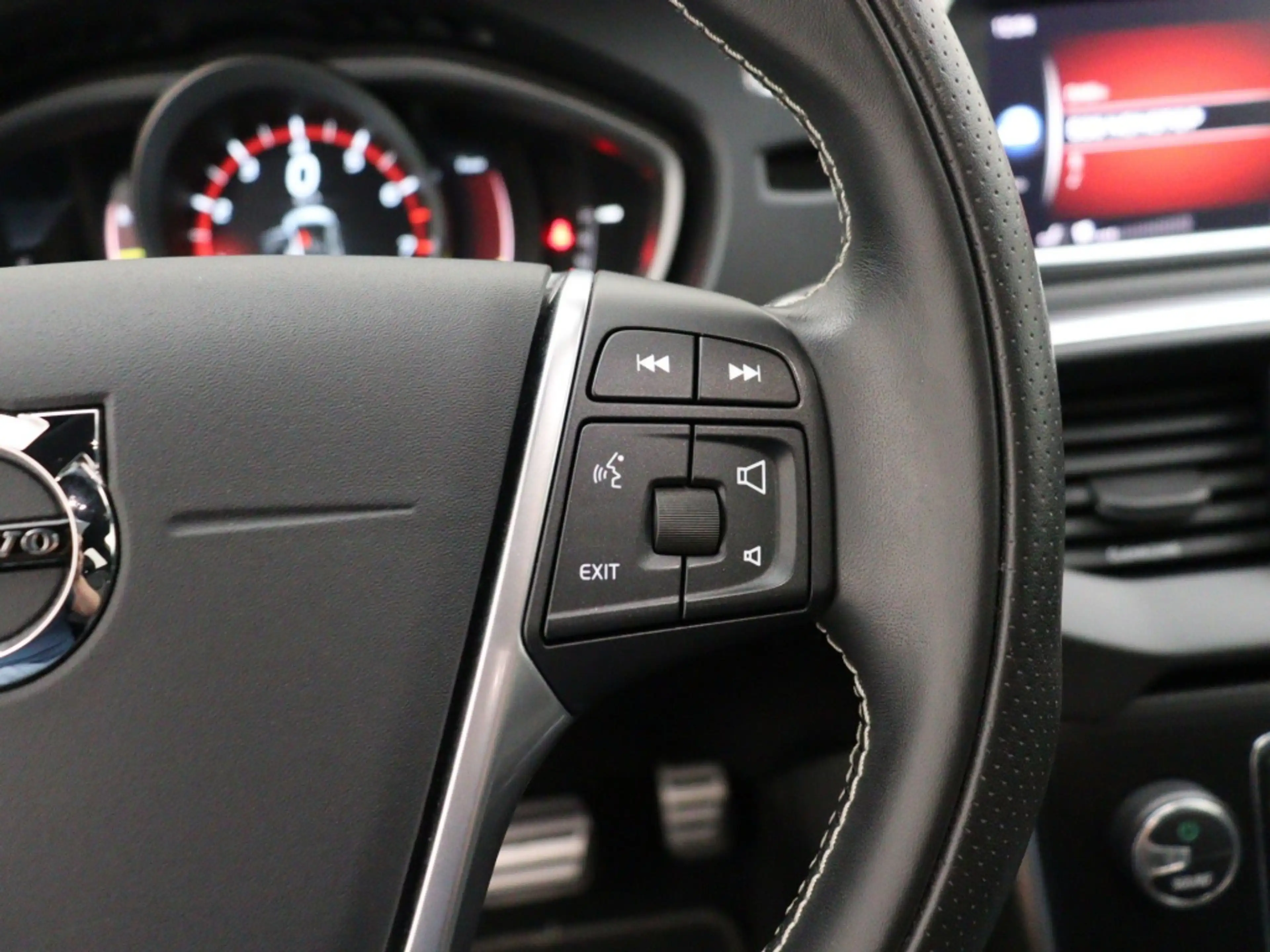 Volvo V40 T3 AUT(6) POLAR+ SPORT LUXURY PANORAMADAK STANDKAC — photo 12