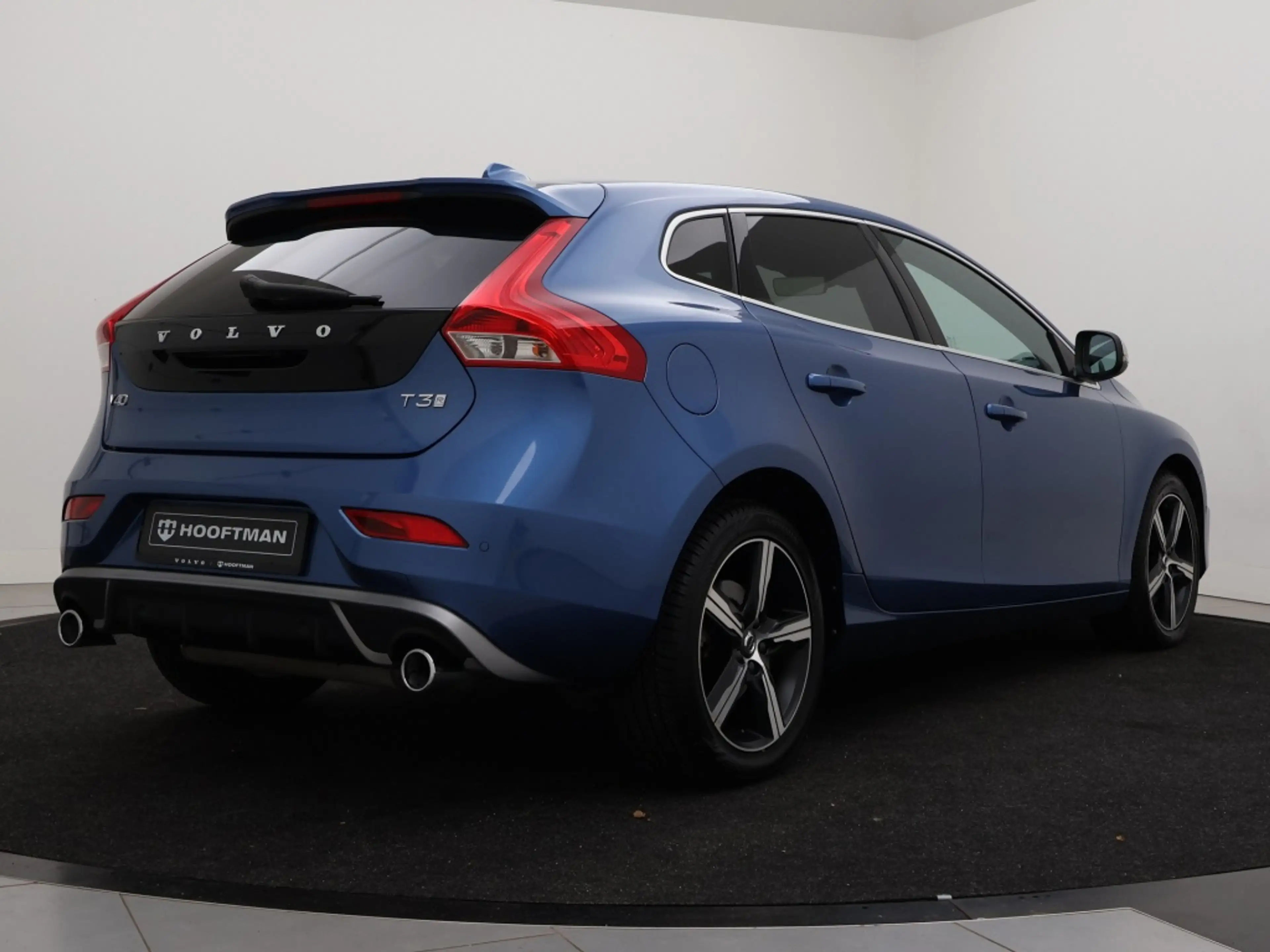 Volvo V40 T3 AUT(6) POLAR+ SPORT LUXURY PANORAMADAK STANDKAC — photo 4