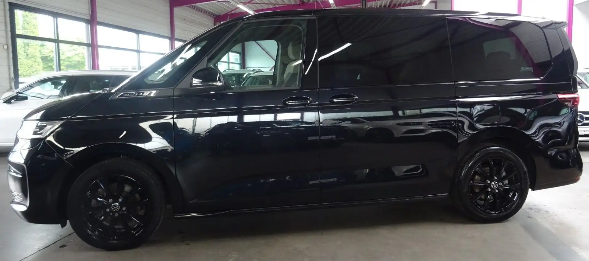 Volkswagen T7 Multivan T7 MULTIVAN 2.0 TSI LANG*BULLI**7 SITZER** Schwarz - 2