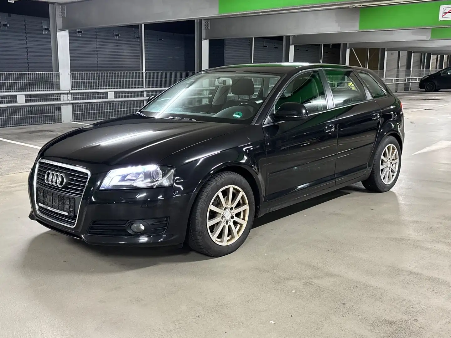 Audi A3 Sportback 1.8 TFSI Ambition Xenon TÜV 08/2026 Schwarz - 1