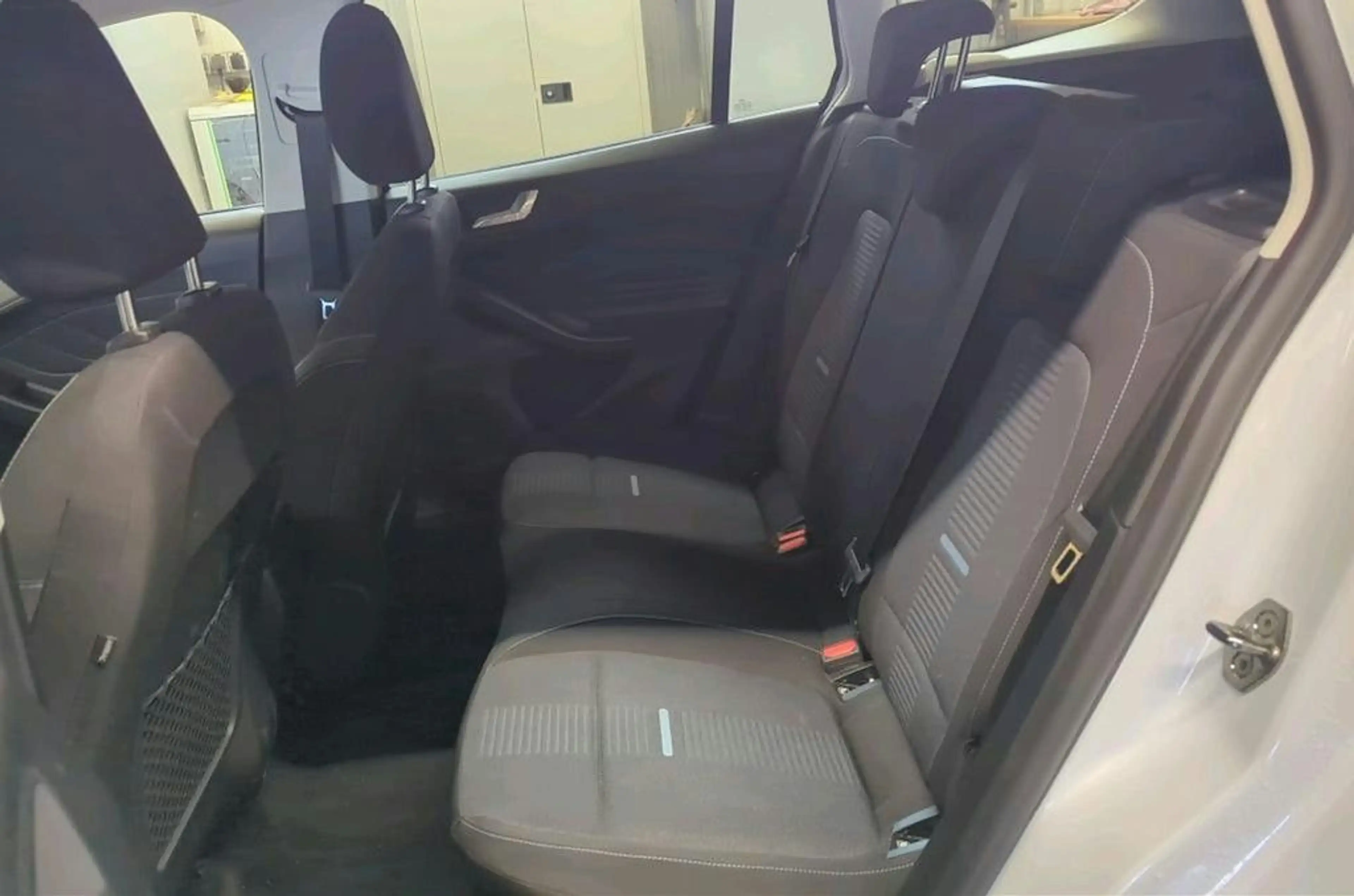 Ford Focus Turnier Active — photo 11