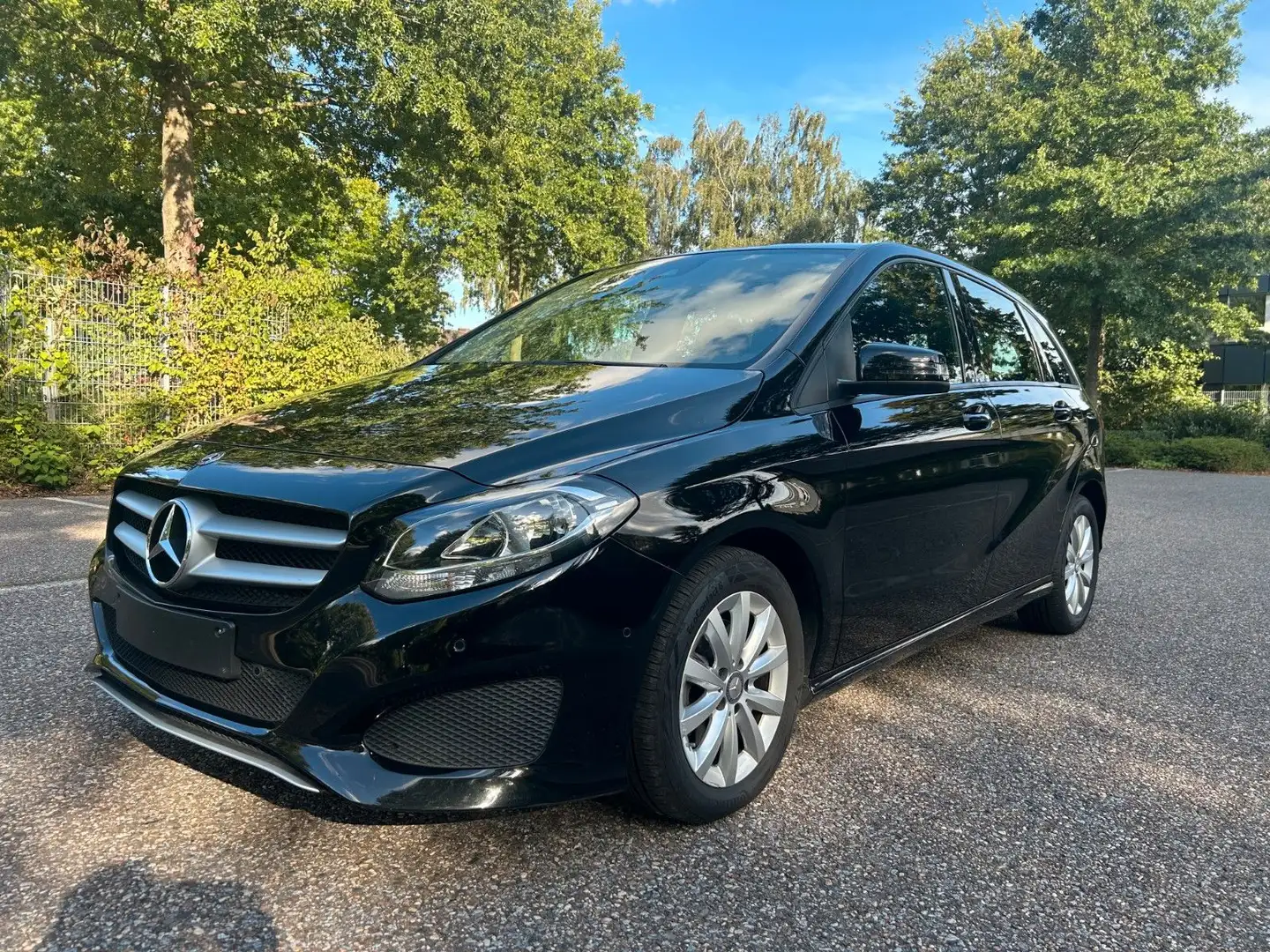 Mercedes-Benz B 200 d DCT Keyless/Carplay/COMAND/TotW/Alu/1Hd. Noir - 1