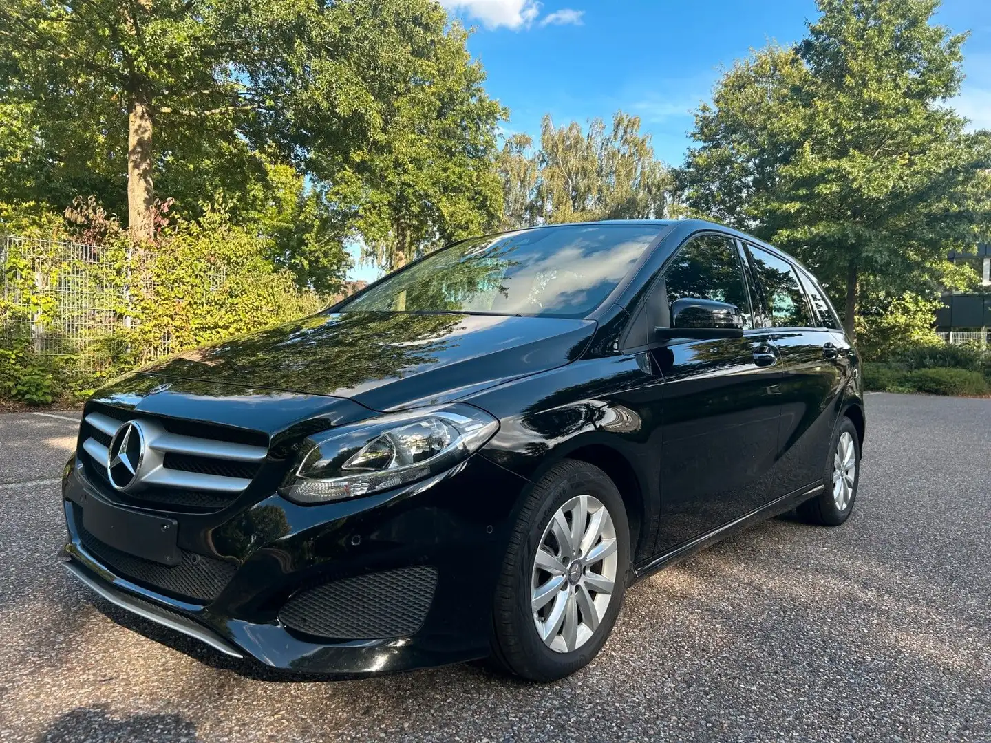 Mercedes-Benz B 200 d DCT Keyless/Carplay/COMAND/TotW/Alu/1Hd. Noir - 2