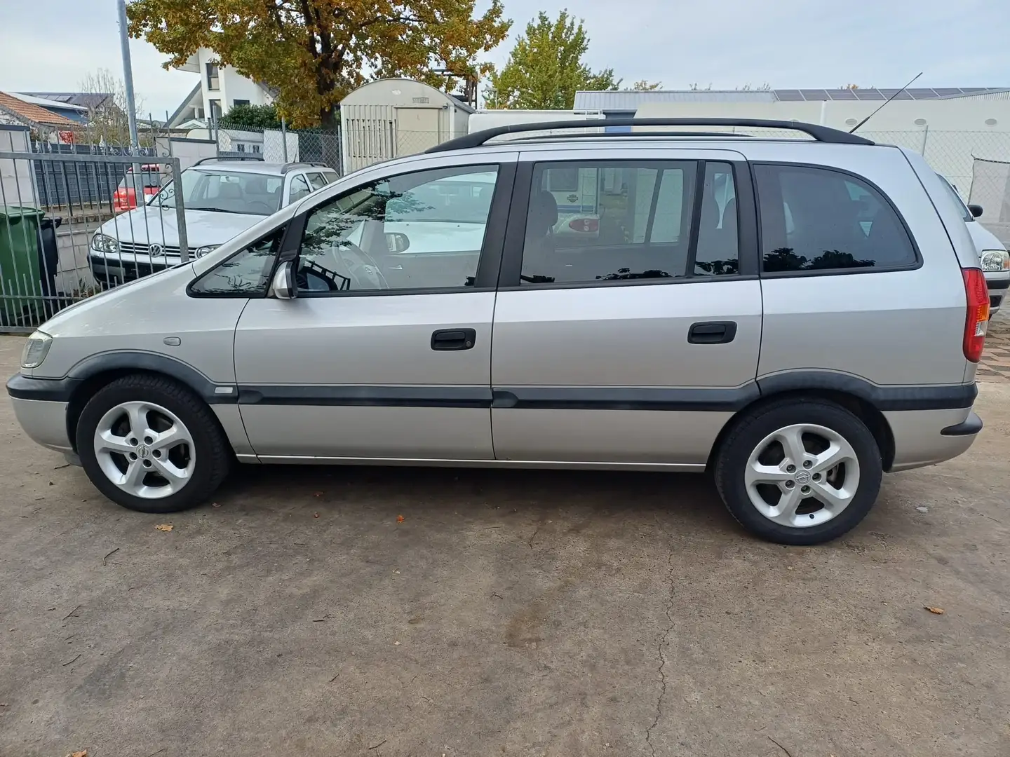 Opel Zafira Zafira 1.8 Selection, Automatik, Klima, Schiebeda. Silber - 2