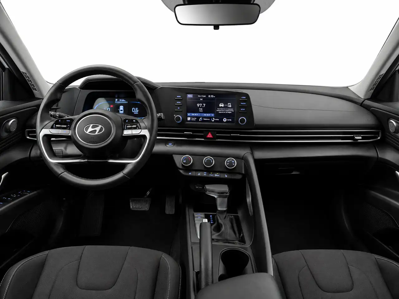Hyundai ELANTRA photo Hyundai ELANTRA