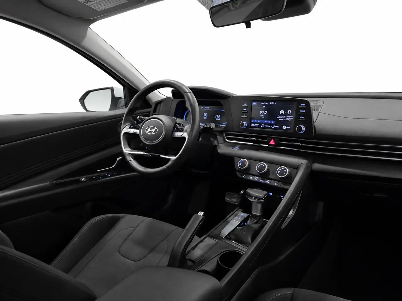 Hyundai ELANTRA photo Hyundai ELANTRA