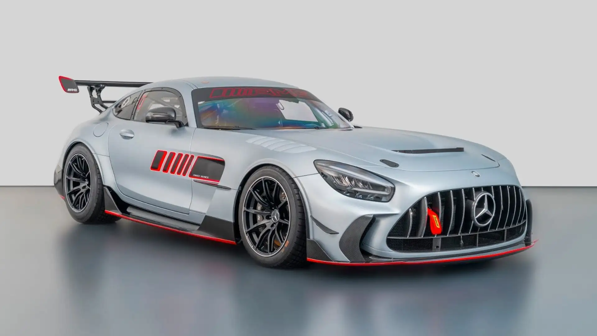 Mercedes-Benz AMG GT Track Series Silber - 1