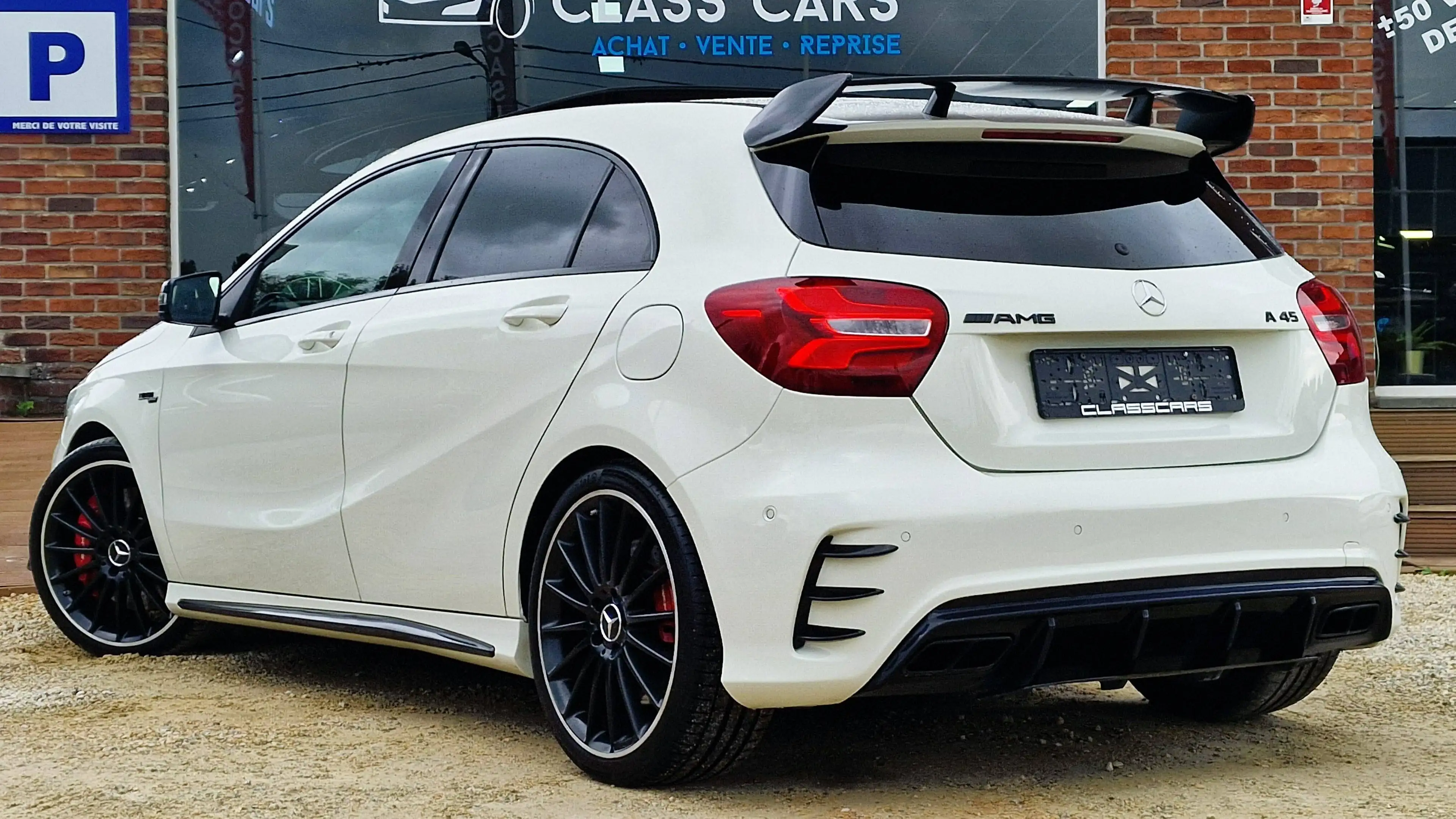 Mercedes-Benz A 45 AMG TURBO 4-Matic KIT AERO / AUTO / PANO / VENTE MARCHAND - EXPORT — photo 4