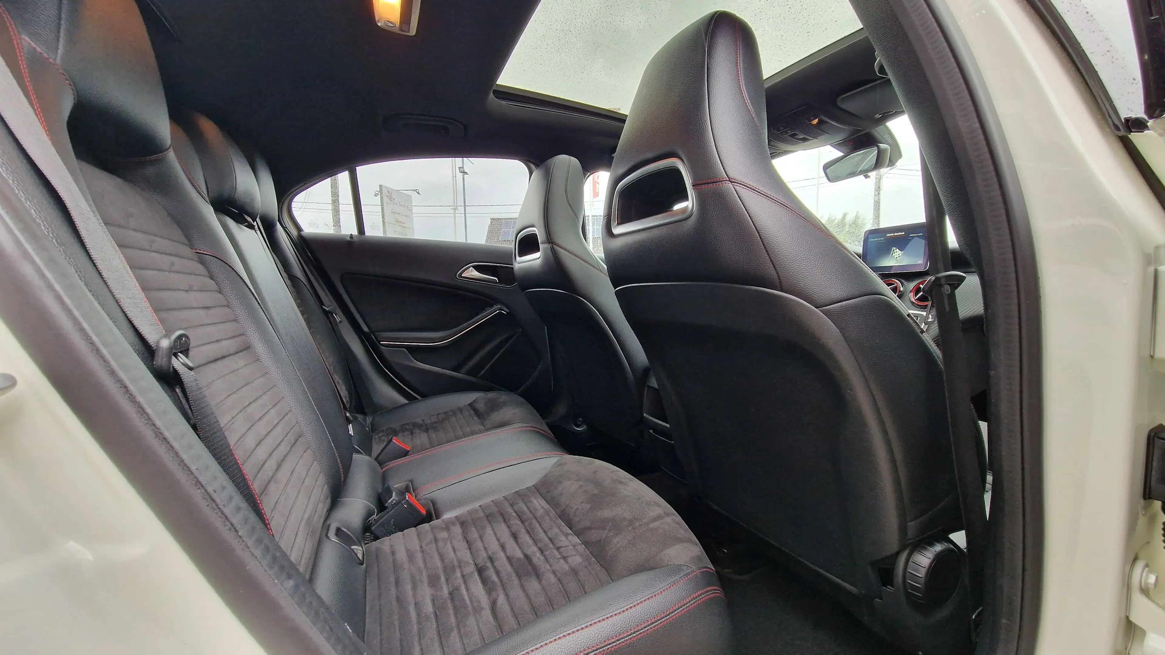 Mercedes-Benz A 45 AMG TURBO 4-Matic KIT AERO / AUTO / PANO / VENTE MARCHAND - EXPORT — photo 12