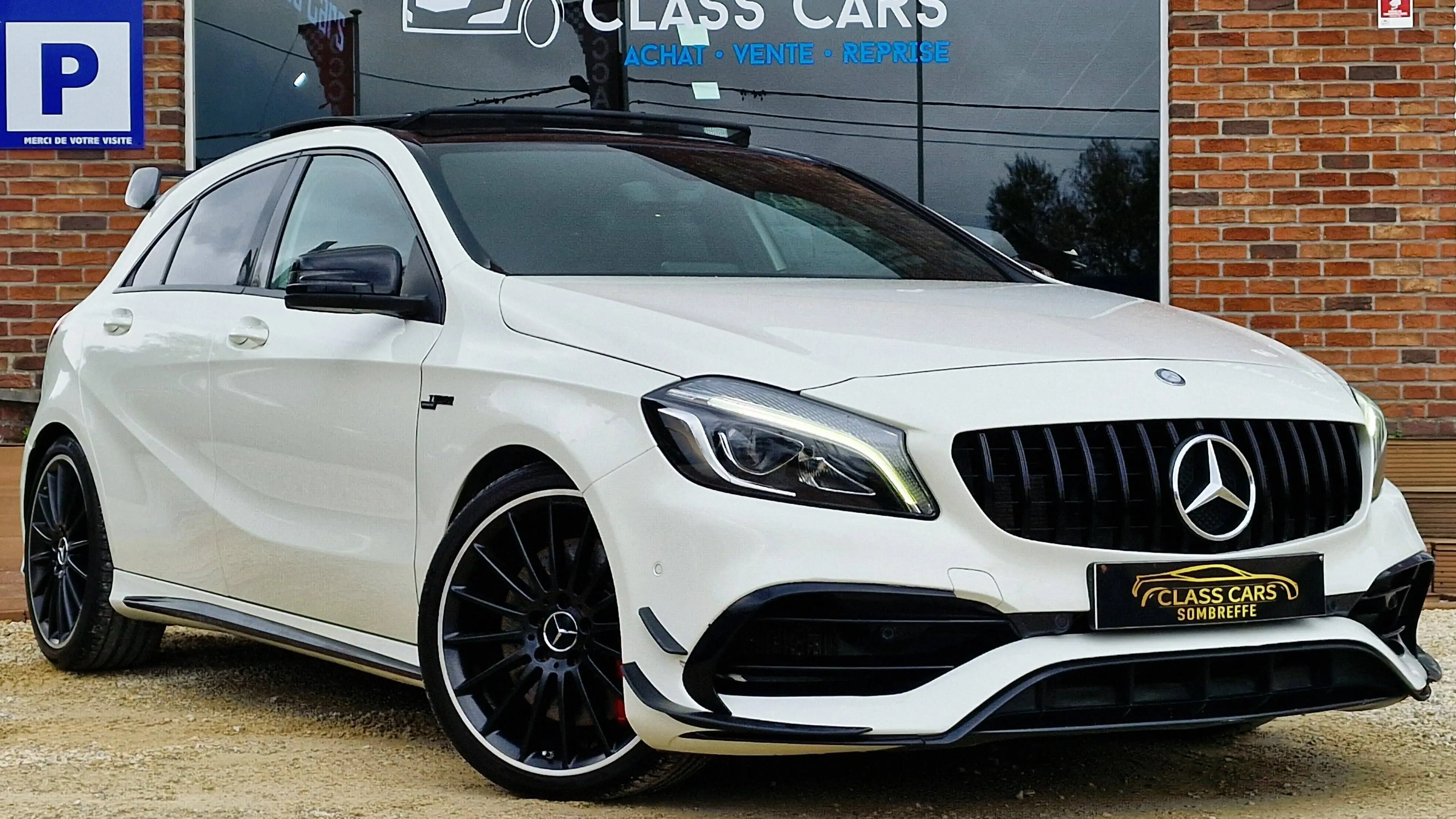 Mercedes-Benz A 45 AMG TURBO 4-Matic KIT AERO / AUTO / PANO / VENTE MARCHAND - EXPORT — photo 2