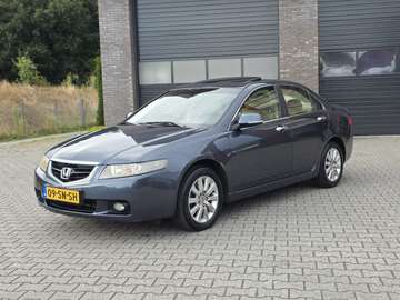2.0i Executive