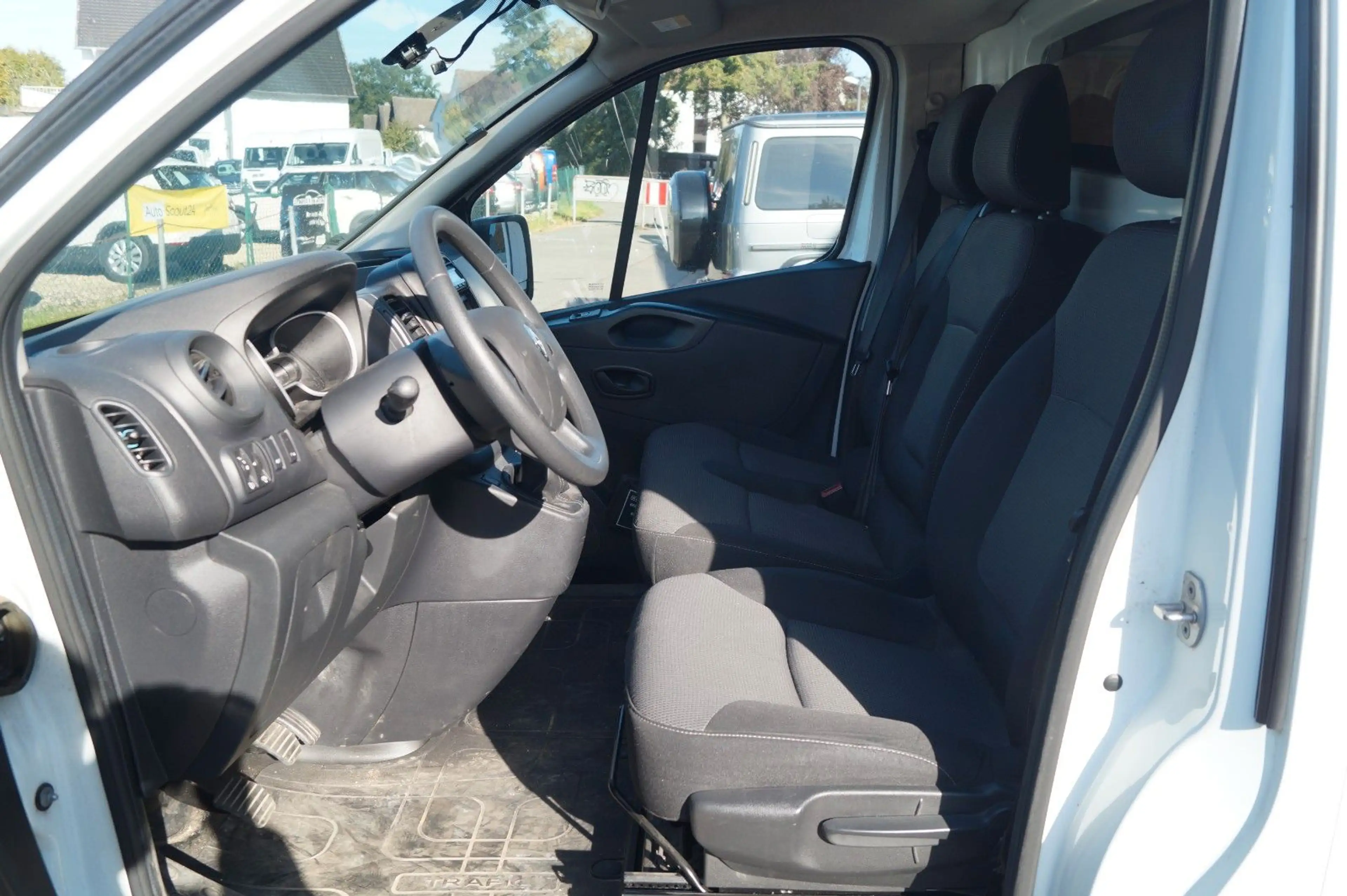 Renault Trafic Kasten L1H1*Klima*3-Sitzer*Tempomat*PDC* — photo 11