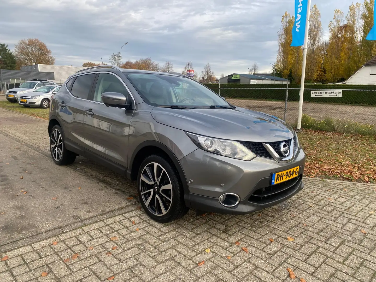 Nissan Qashqai 1.5 dCi Business Edition (NIEUWE A P K) Gris - 2