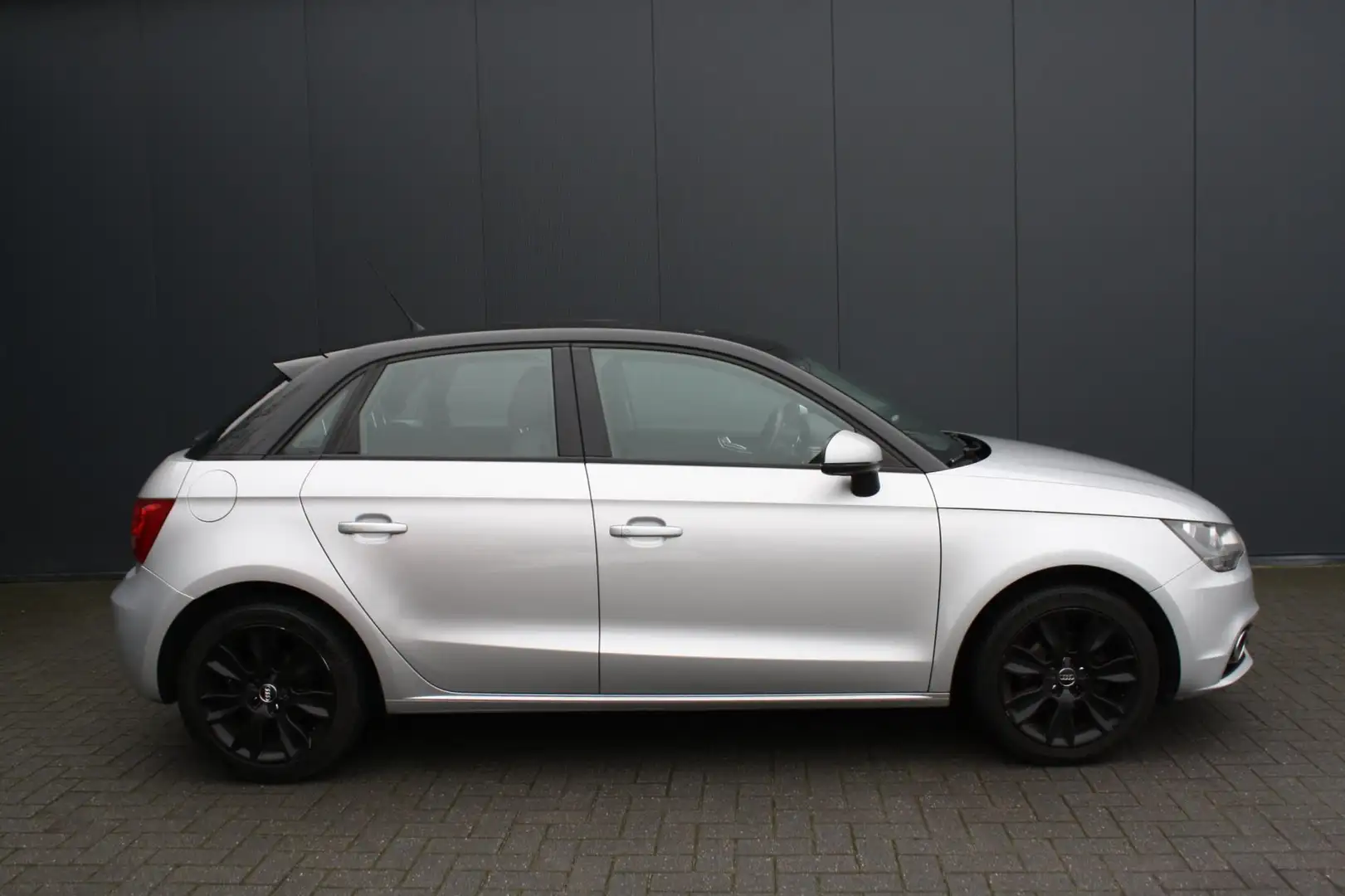 Audi A1 Sportback 1.2 TFSI S-LINE - XENON - CLIMATE CONTRO Grau - 2