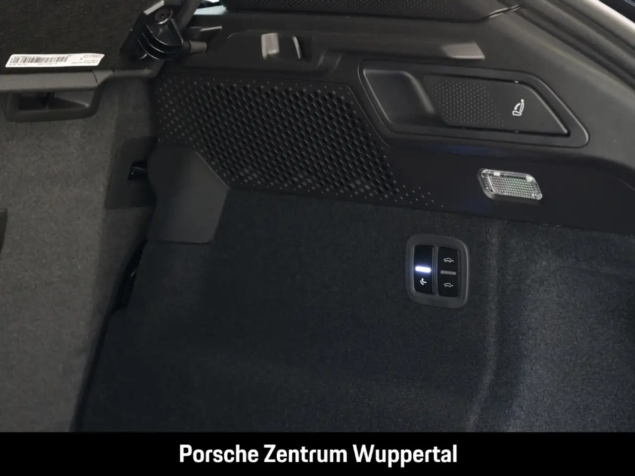 Porsche Macan 4 BOSE Luftfederung Panorama LED-Matrix 11