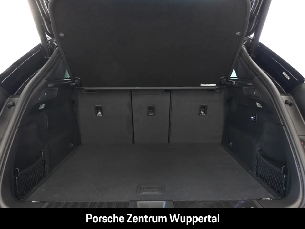 Porsche Macan 4 BOSE Luftfederung Panorama LED-Matrix 10