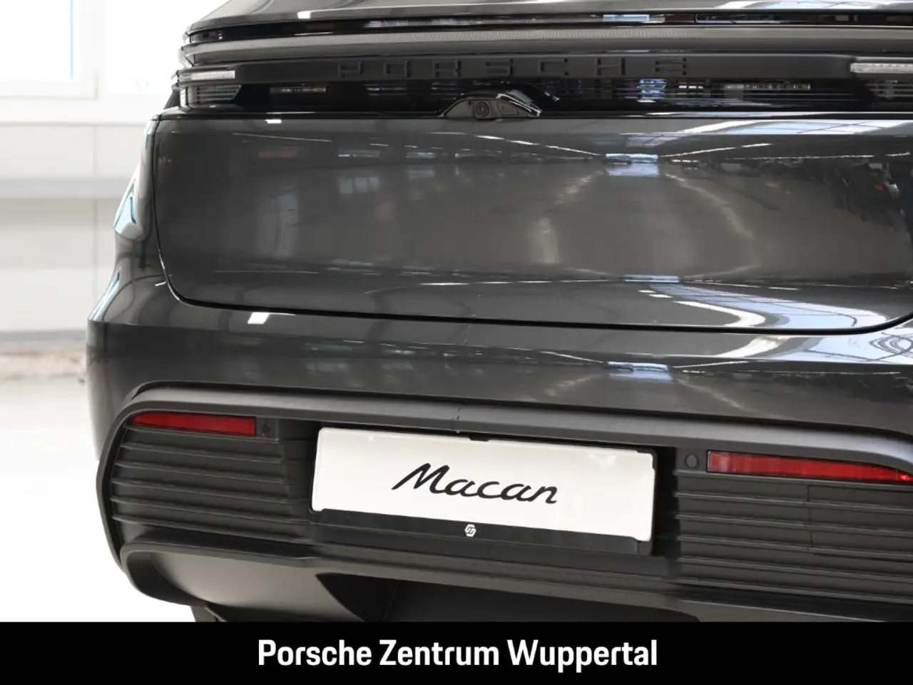 Porsche Macan 4 BOSE Luftfederung Panorama LED-Matrix 9