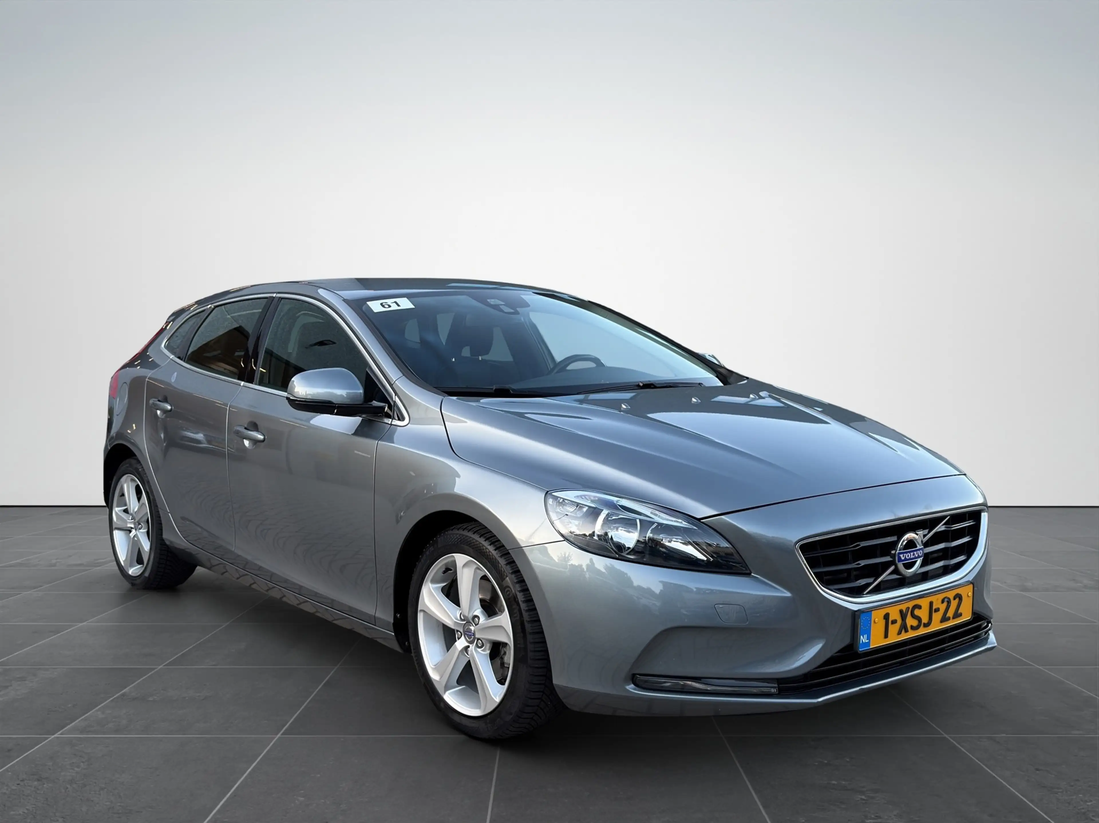 Volvo V40 1.6 T2 R-Design Trekhaak|Parkeersensoren|Cruise — photo 2