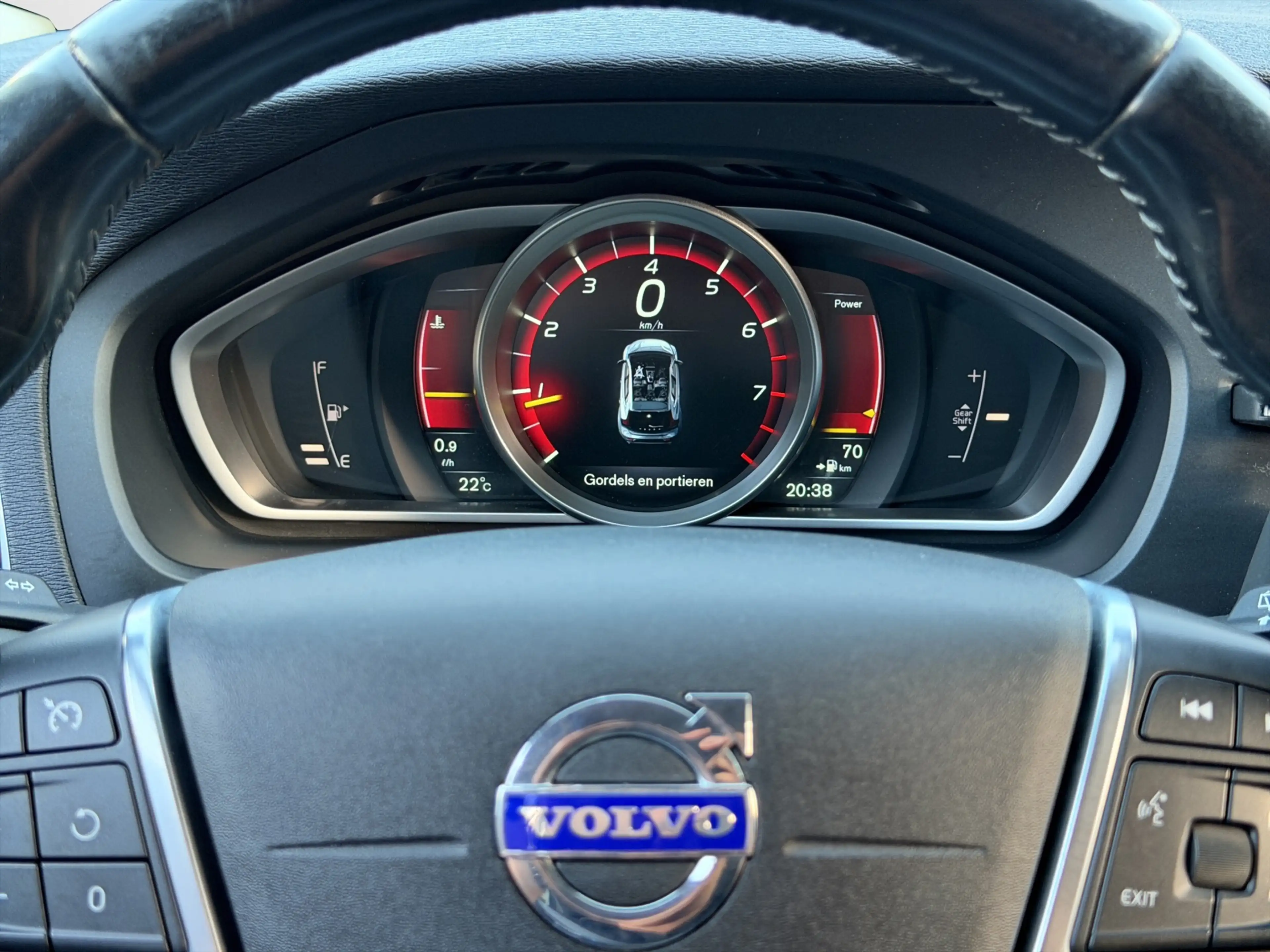 Volvo V40 1.6 T2 R-Design Trekhaak|Parkeersensoren|Cruise — photo 13