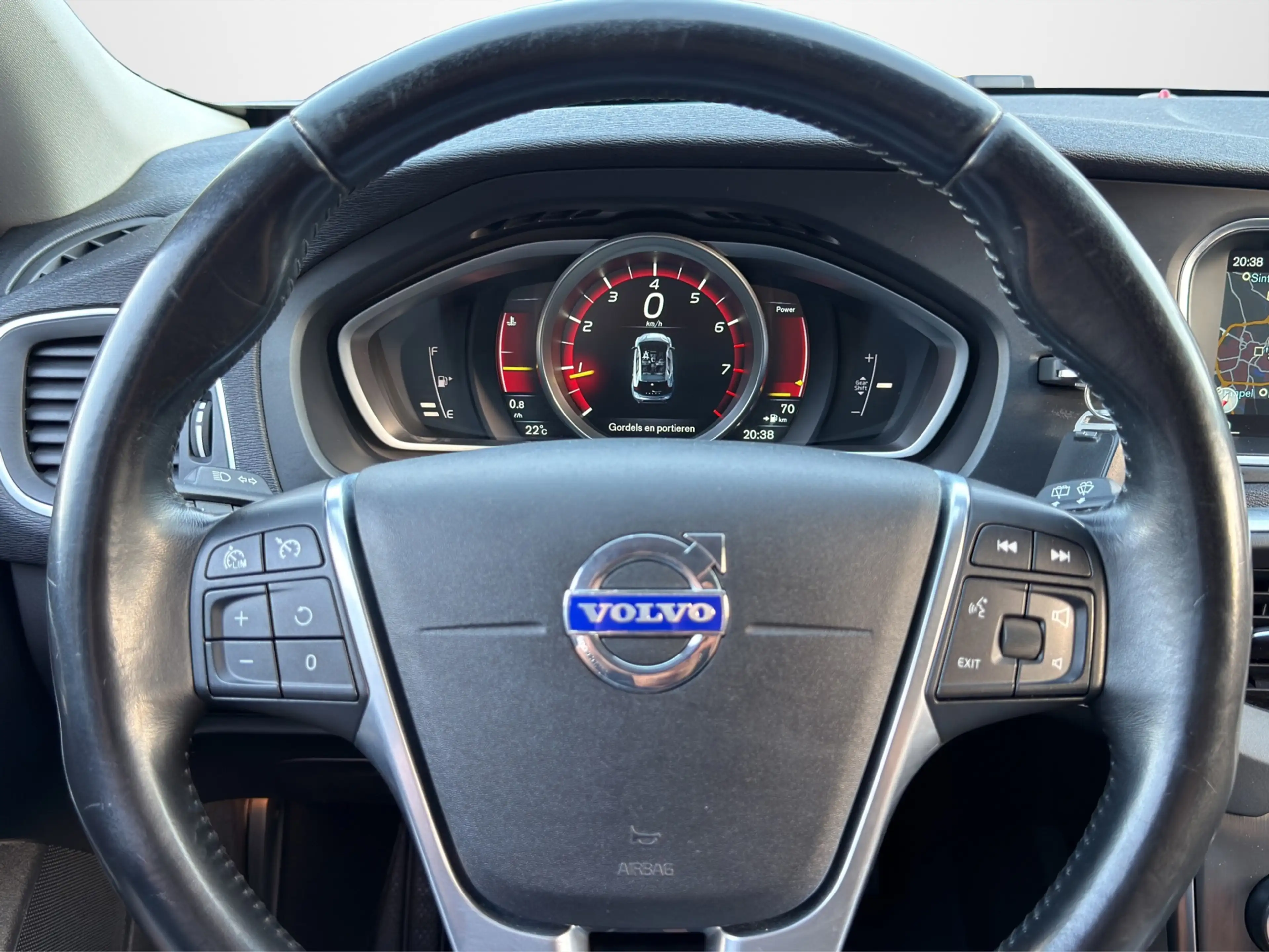 Volvo V40 1.6 T2 R-Design Trekhaak|Parkeersensoren|Cruise — photo 10