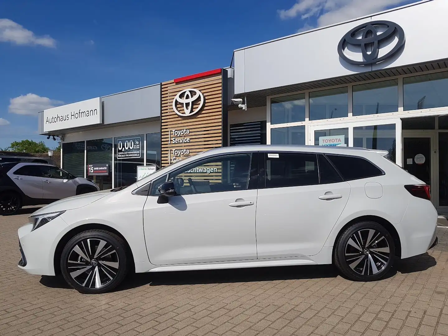 Toyota Corolla 2.0-Hybrid TS Teamplayer + TC-Paket**SONDERPREIS** Šedá - 2