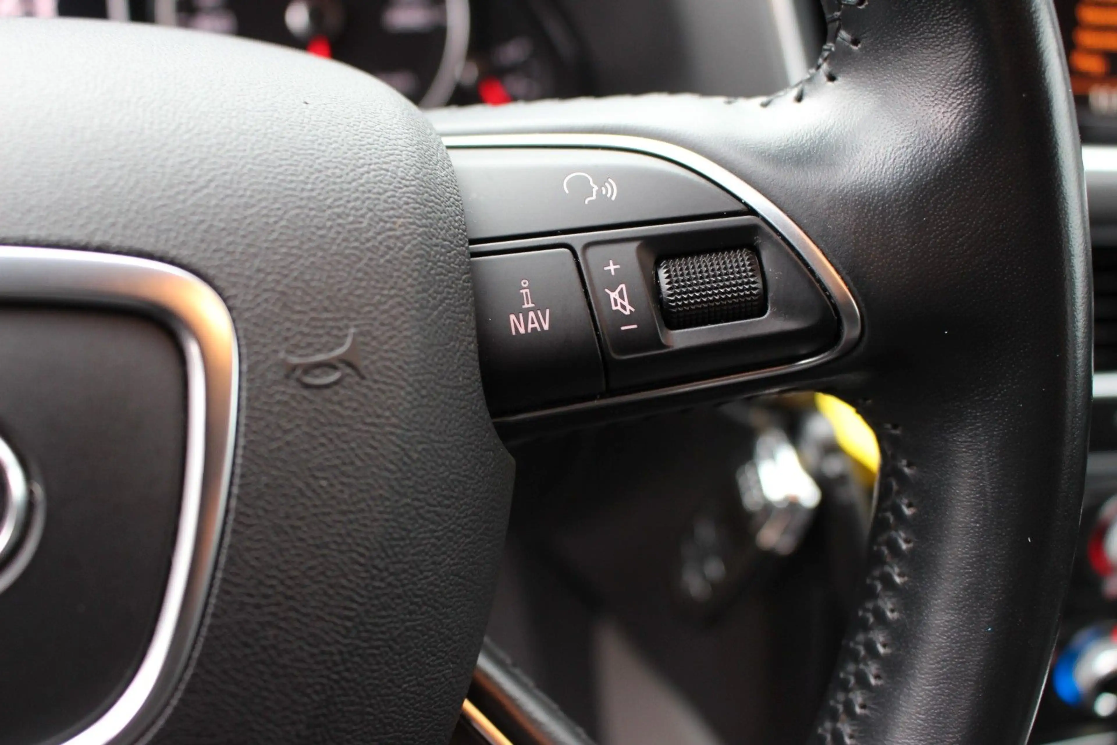 Audi Q5 2.0 TDI QUATTRO/VOLL SHEFT/BIXENON/AHK/PDC/BT — photo 11