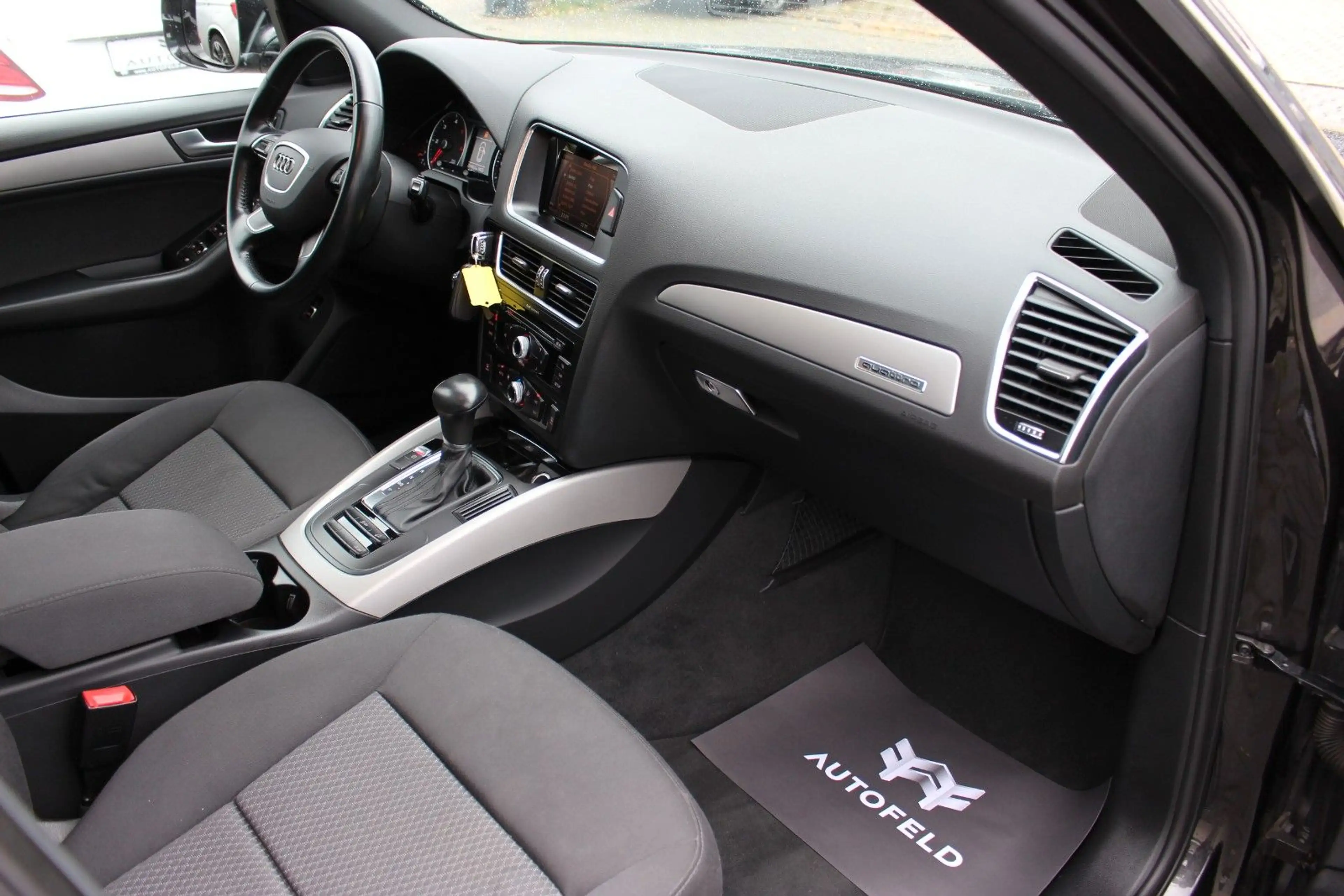 Audi Q5 2.0 TDI QUATTRO/VOLL SHEFT/BIXENON/AHK/PDC/BT — photo 15