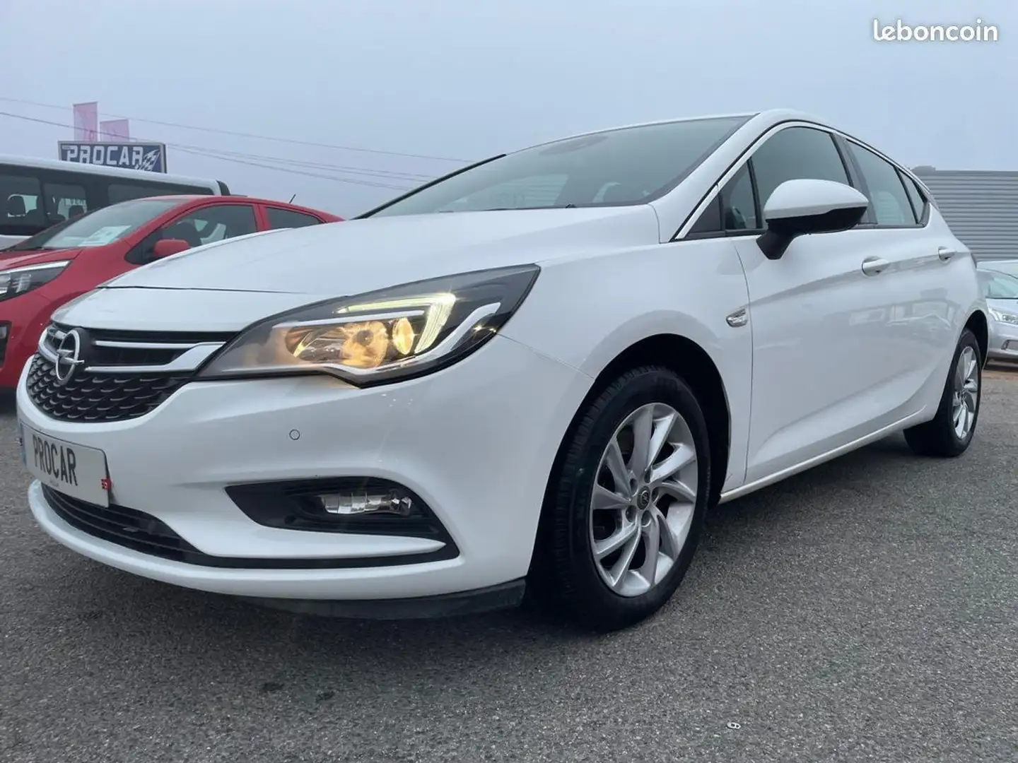 Opel Astra 1.6 D 136ch Innovation Bianco - 1