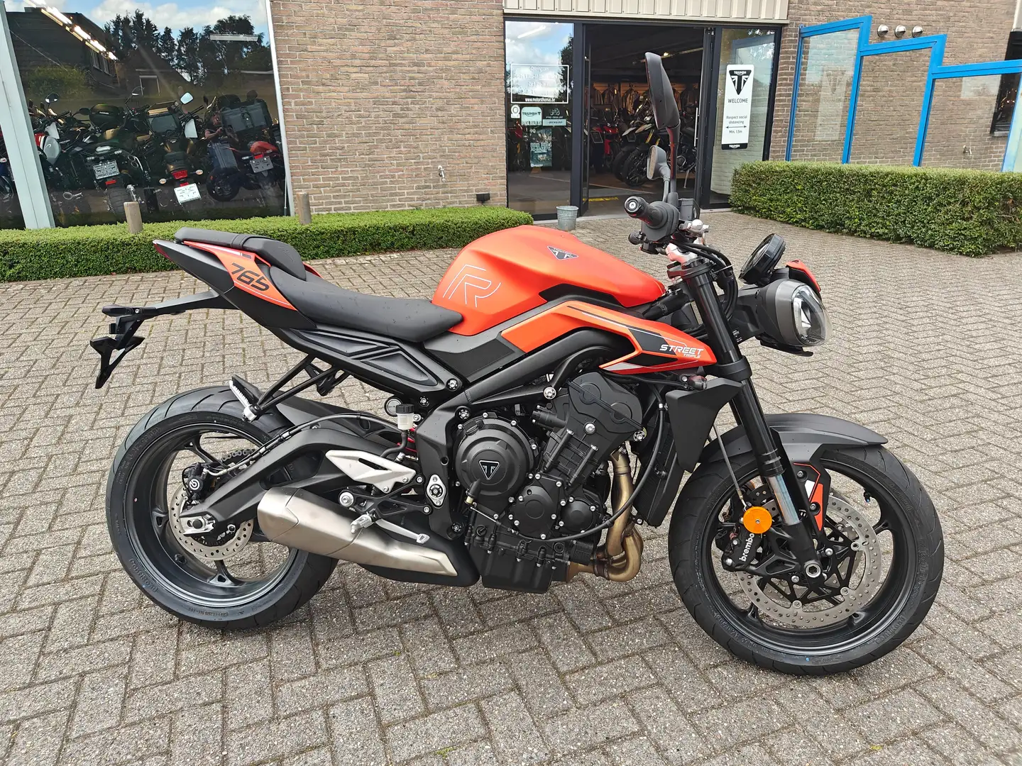 Triumph Street Triple 765 R Portocaliu - 2