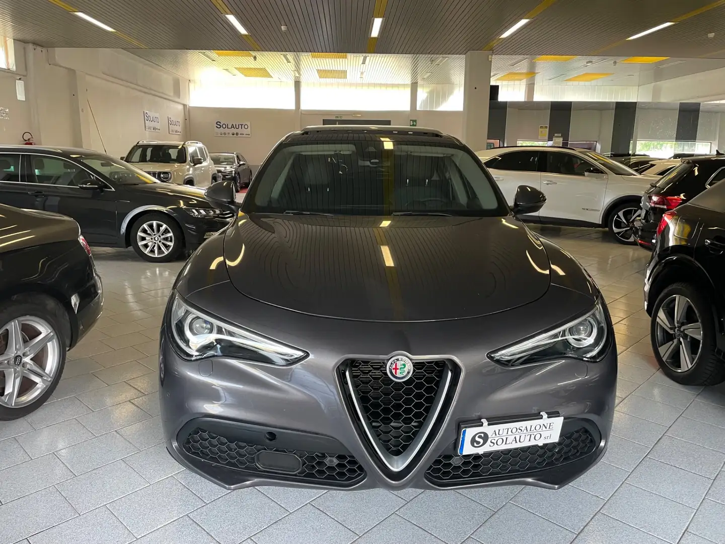 Alfa Romeo Stelvio 2.2 t Executive Q4 210cv auto Tetto Gris - 2