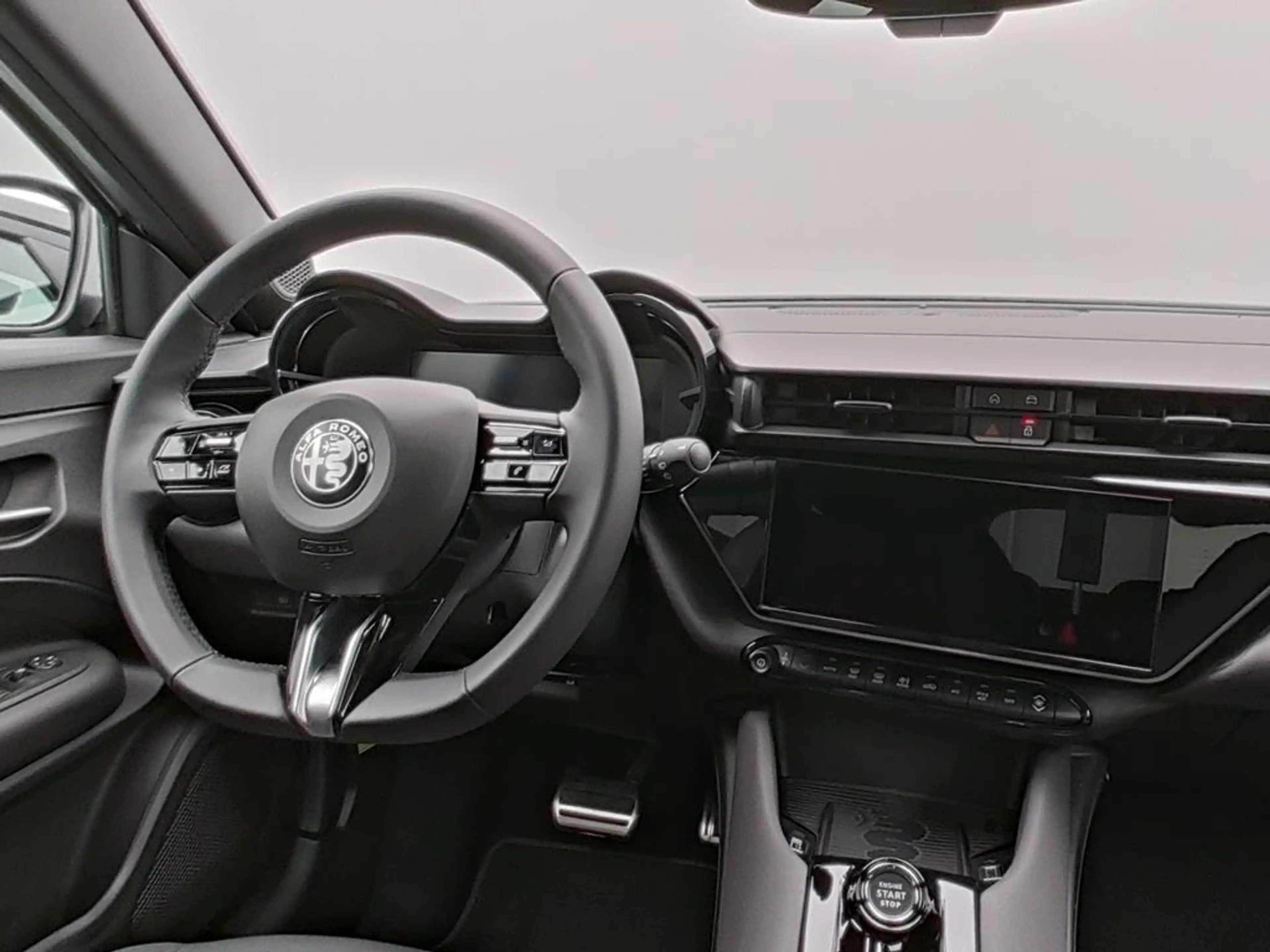 Alfa Romeo Junior Ibrida 1.2 VGT 48V-Hybrid 107 kW Ti — photo 14